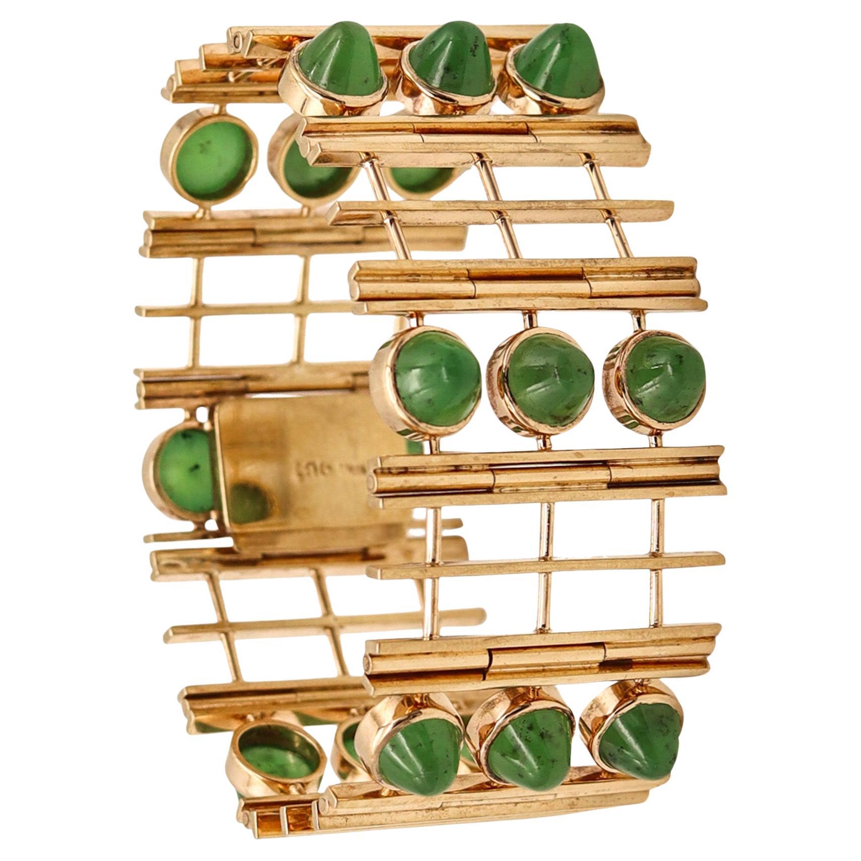 Bracelet moderniste géométrique en or 9 carats avec jade néphrite 45,18 carats en vente
