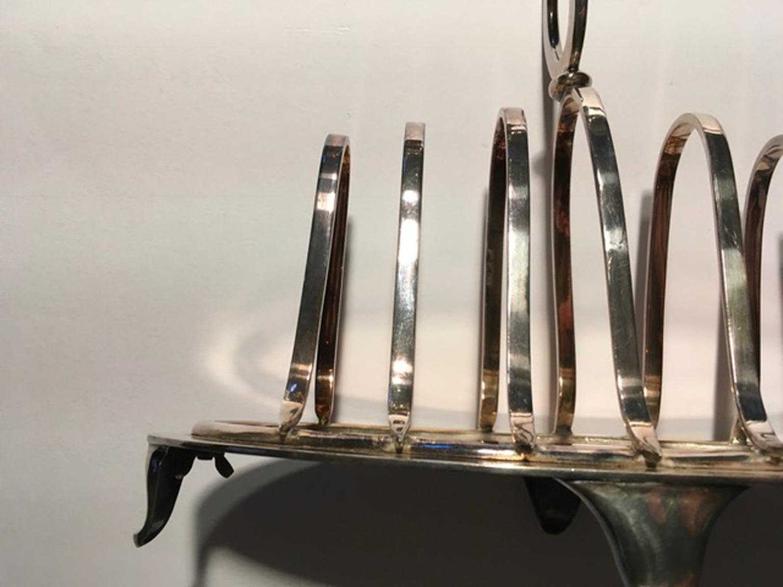 England Late 18th Century Regency Sterling Silver Toast Rack In Good Condition For Sale In Brescia, IT