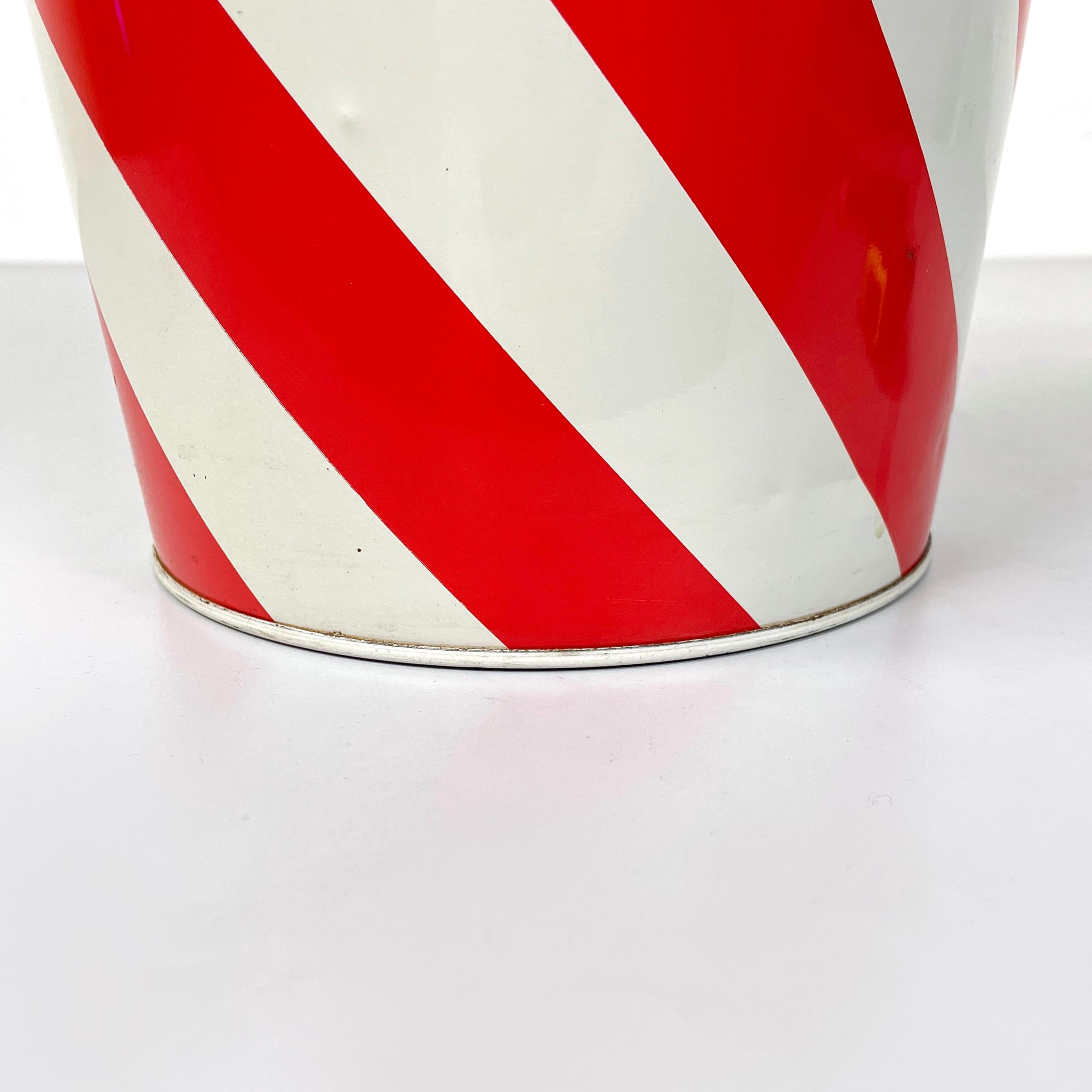 Metal England modern Round wastepaper basket in red and white metal, 1990s For Sale