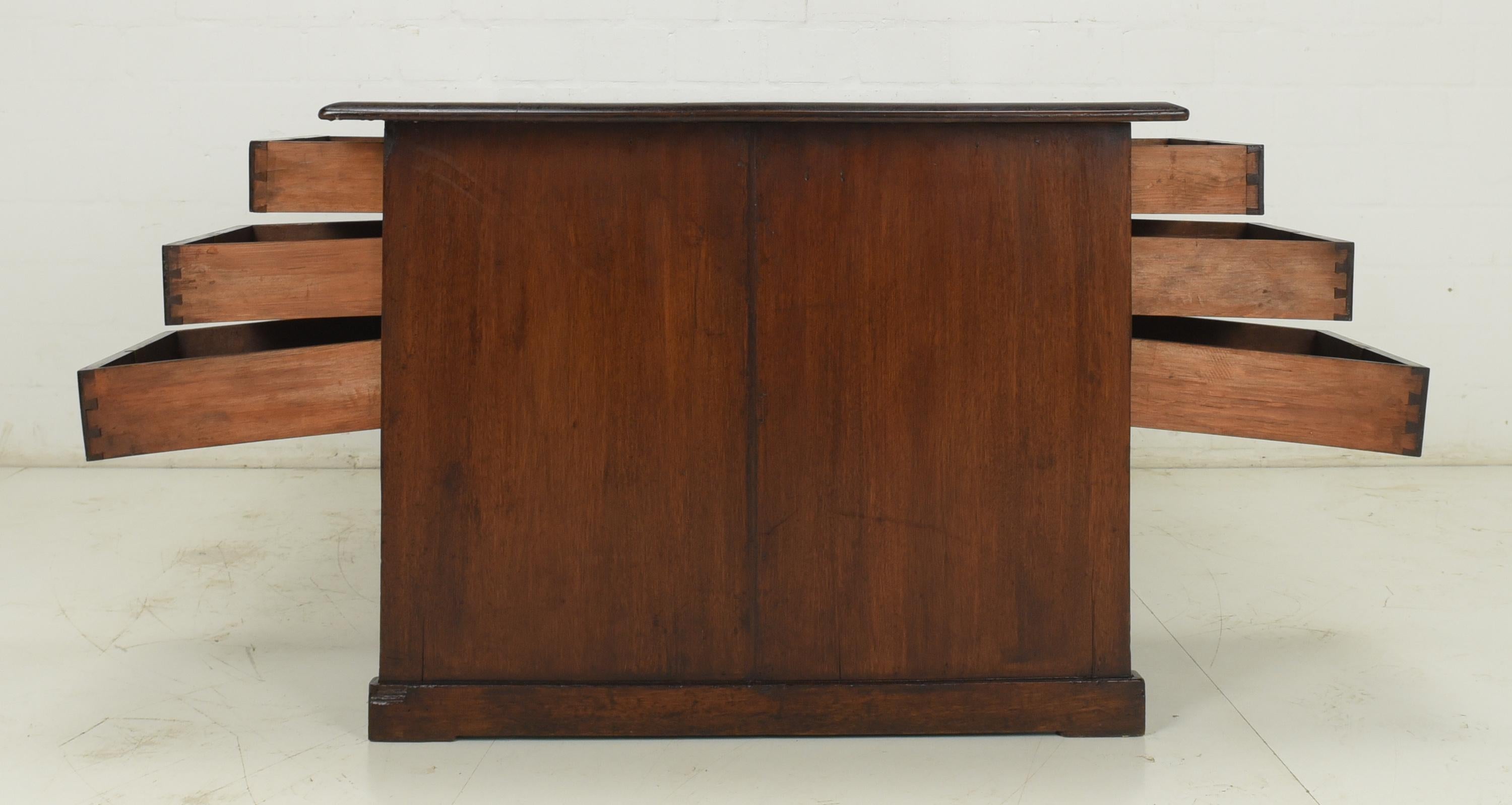 Partner-Schreibtisch/Doppeltisch aus massivem Mahagoni, um 1880 im Angebot 5