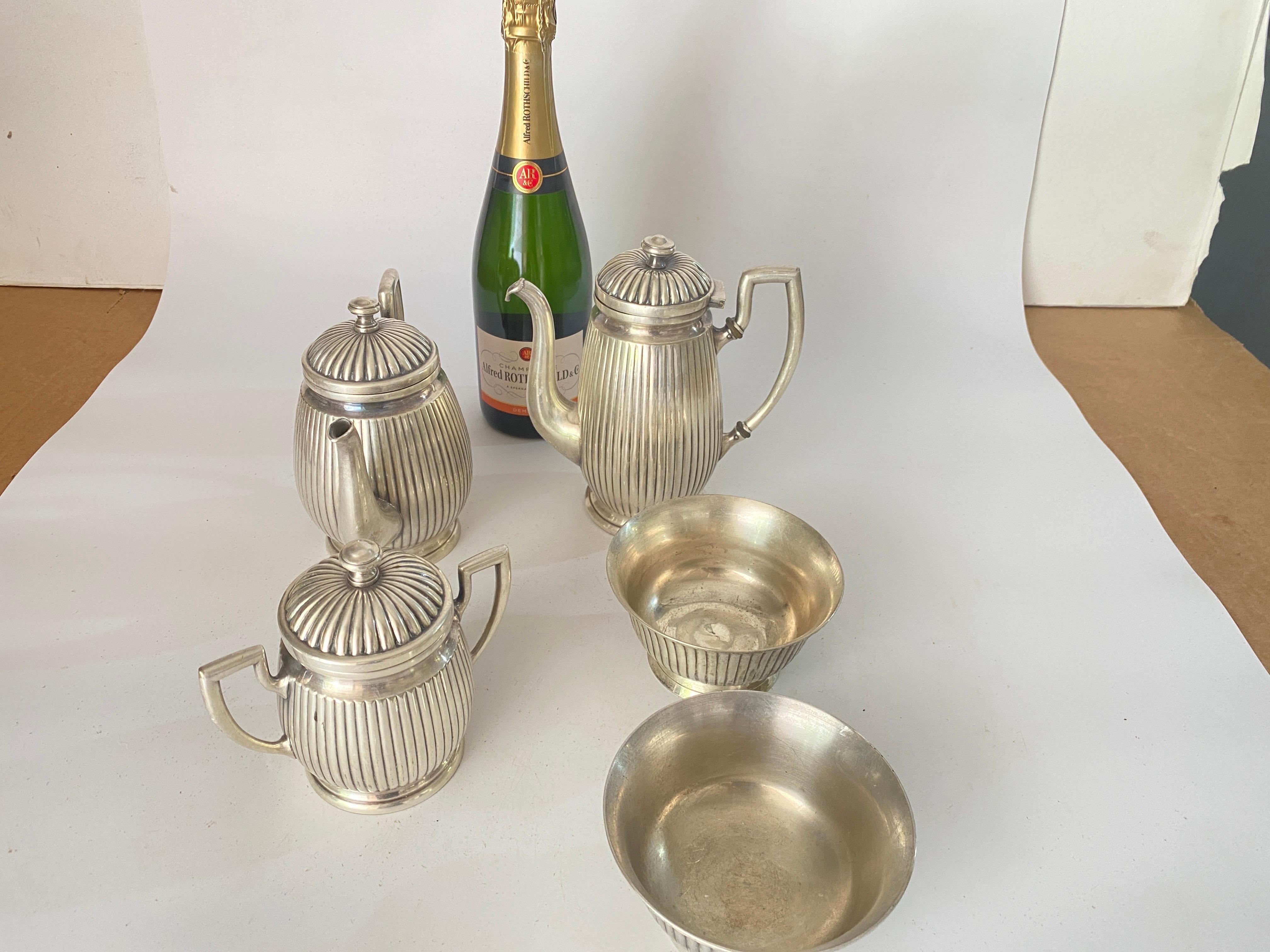 England Silvered Metal 5 Pieces of Coffee Tea Service Silver Color 20th Century For Sale 5