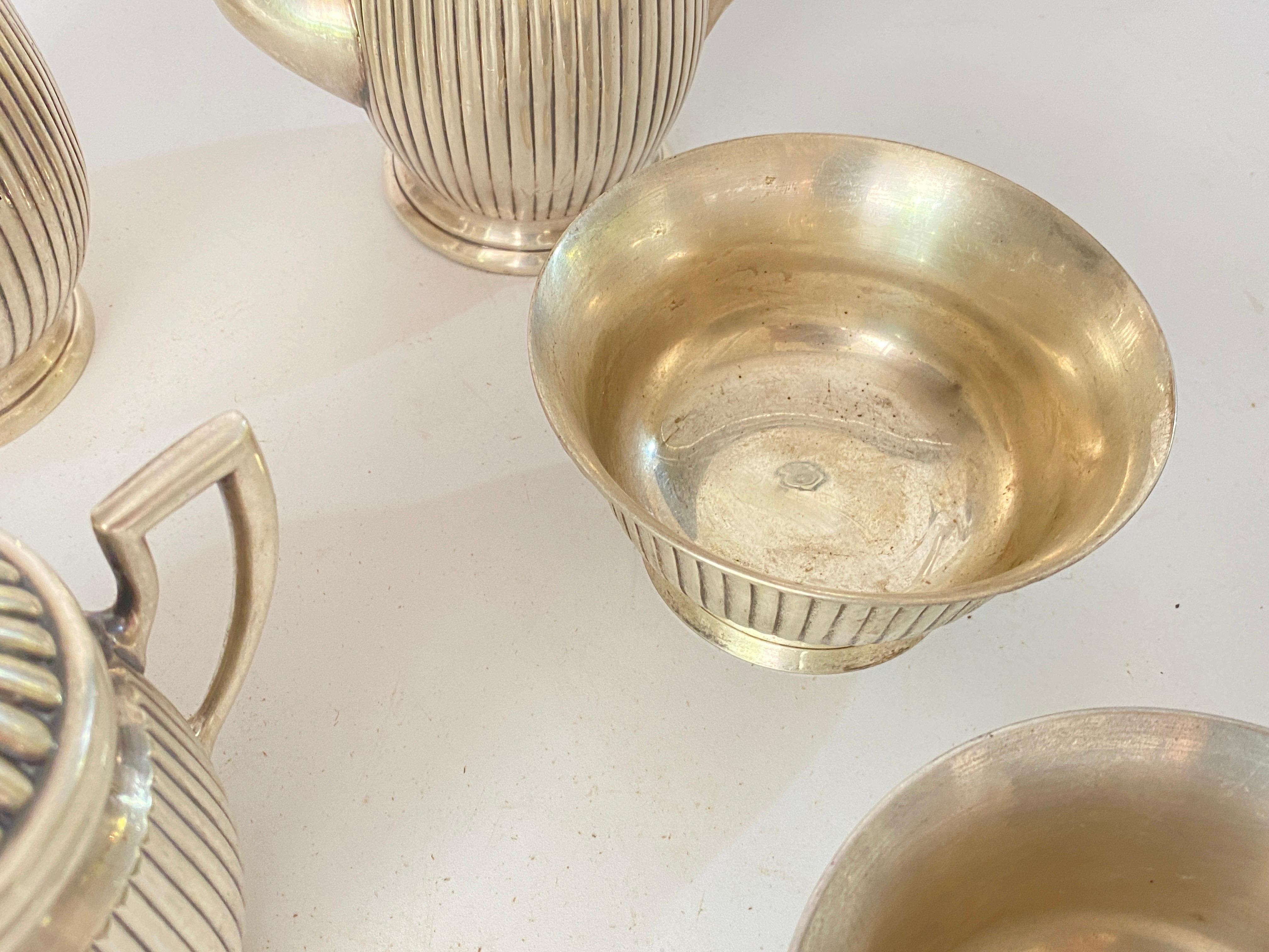 England Versilbertes Metall 5 Pieces von Kaffee Tee Service Silber Farbe 20. Jahrhundert im Angebot 4