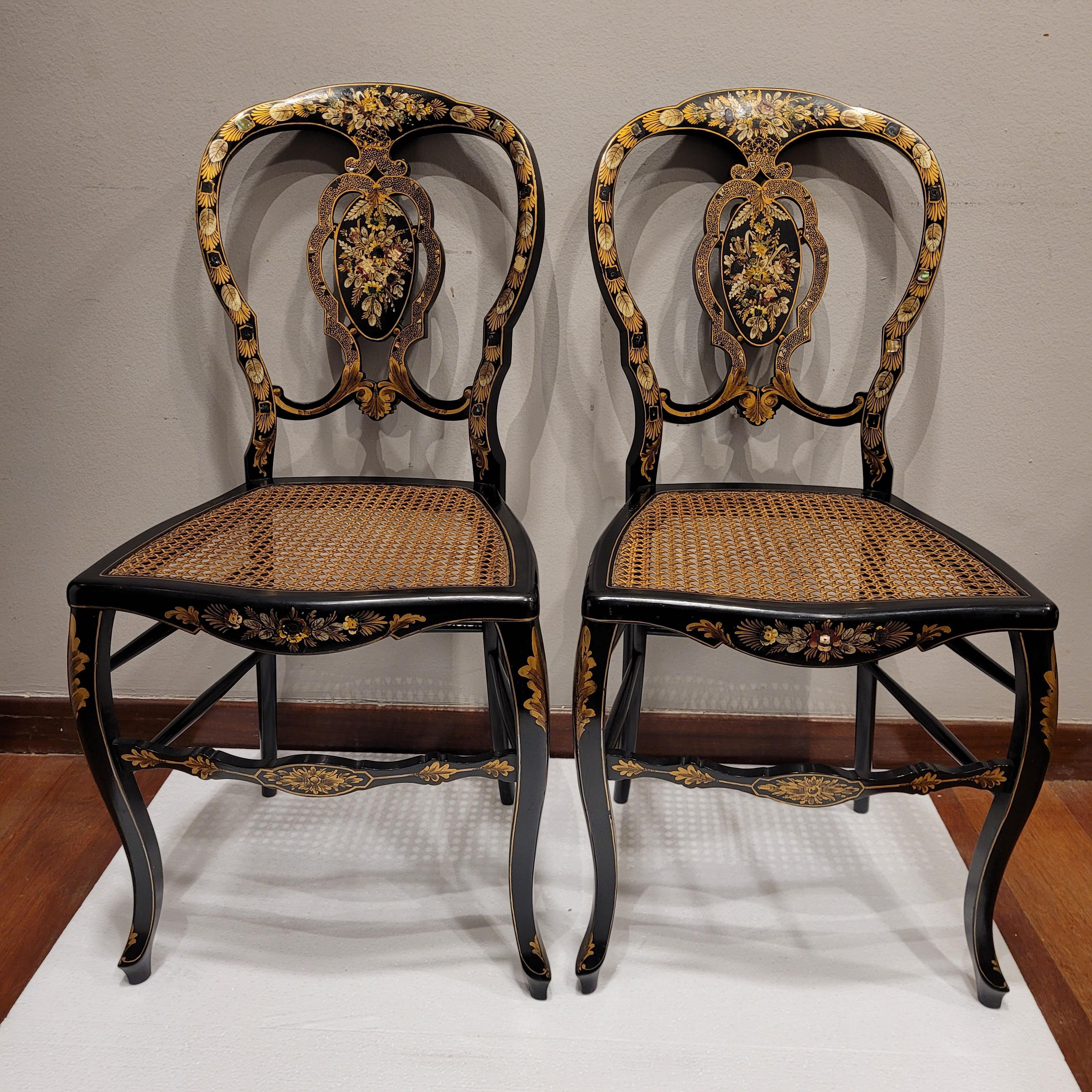 Inglaterra Victoriana Pareja de laca negra  sillas con incrustaciones de nácar Nácar