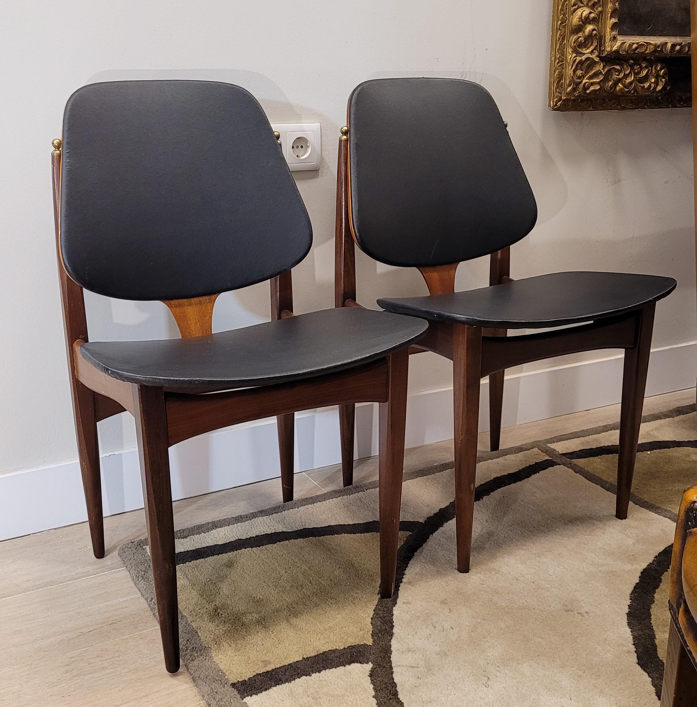 England wood black leather pair  Elliotts of Newbury Chairs  For Sale 10