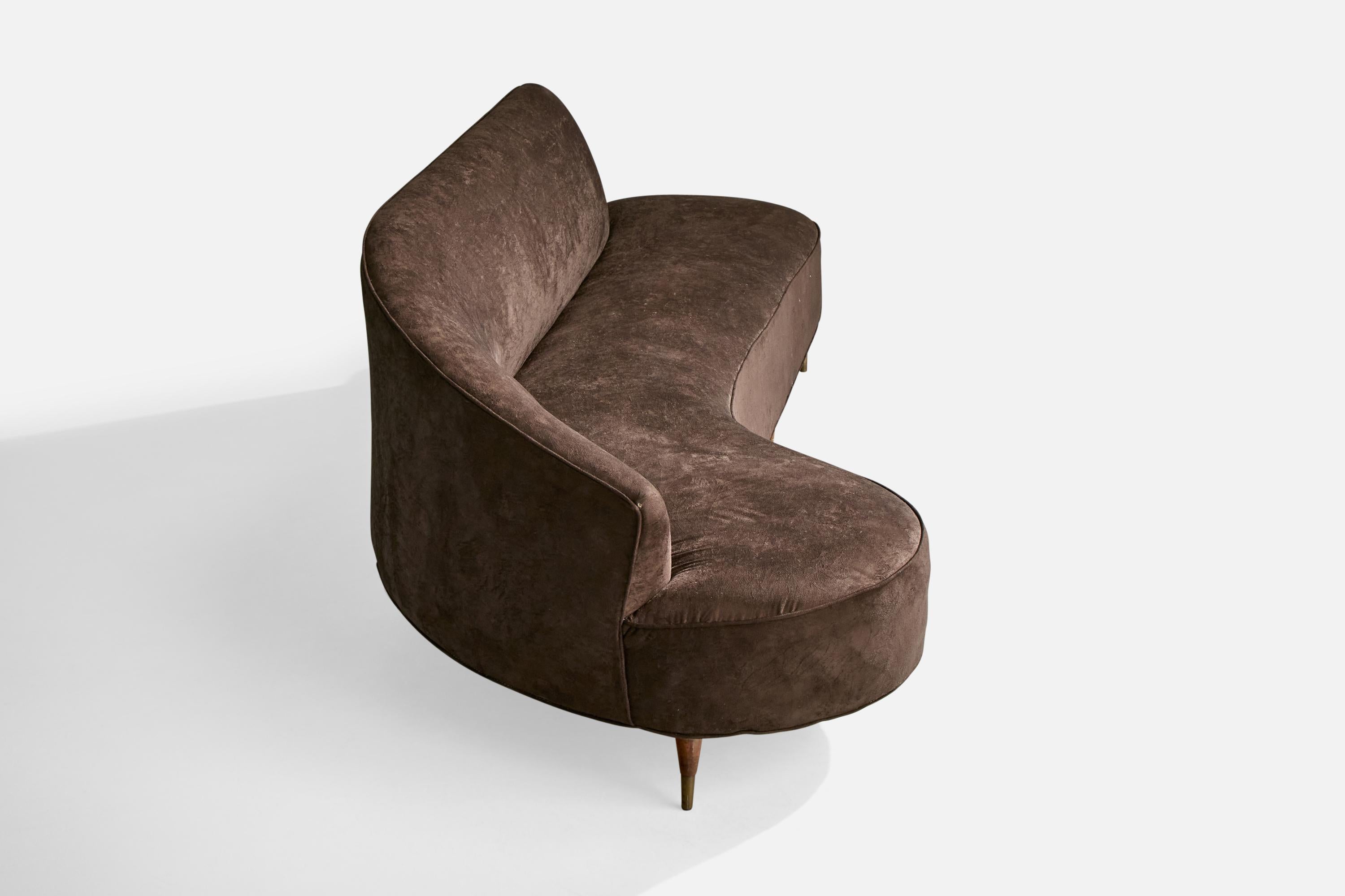 Englander & Bonta Attribution, Sofa, Velvet, Wood, Brass, Argentina, 1950s In Good Condition For Sale In High Point, NC