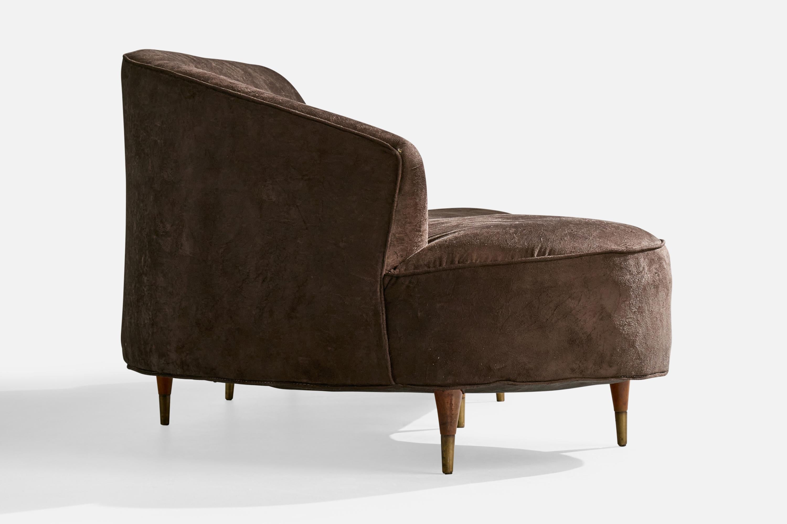 Mid-20th Century Englander & Bonta Attribution, Sofa, Velvet, Wood, Brass, Argentina, 1950s For Sale