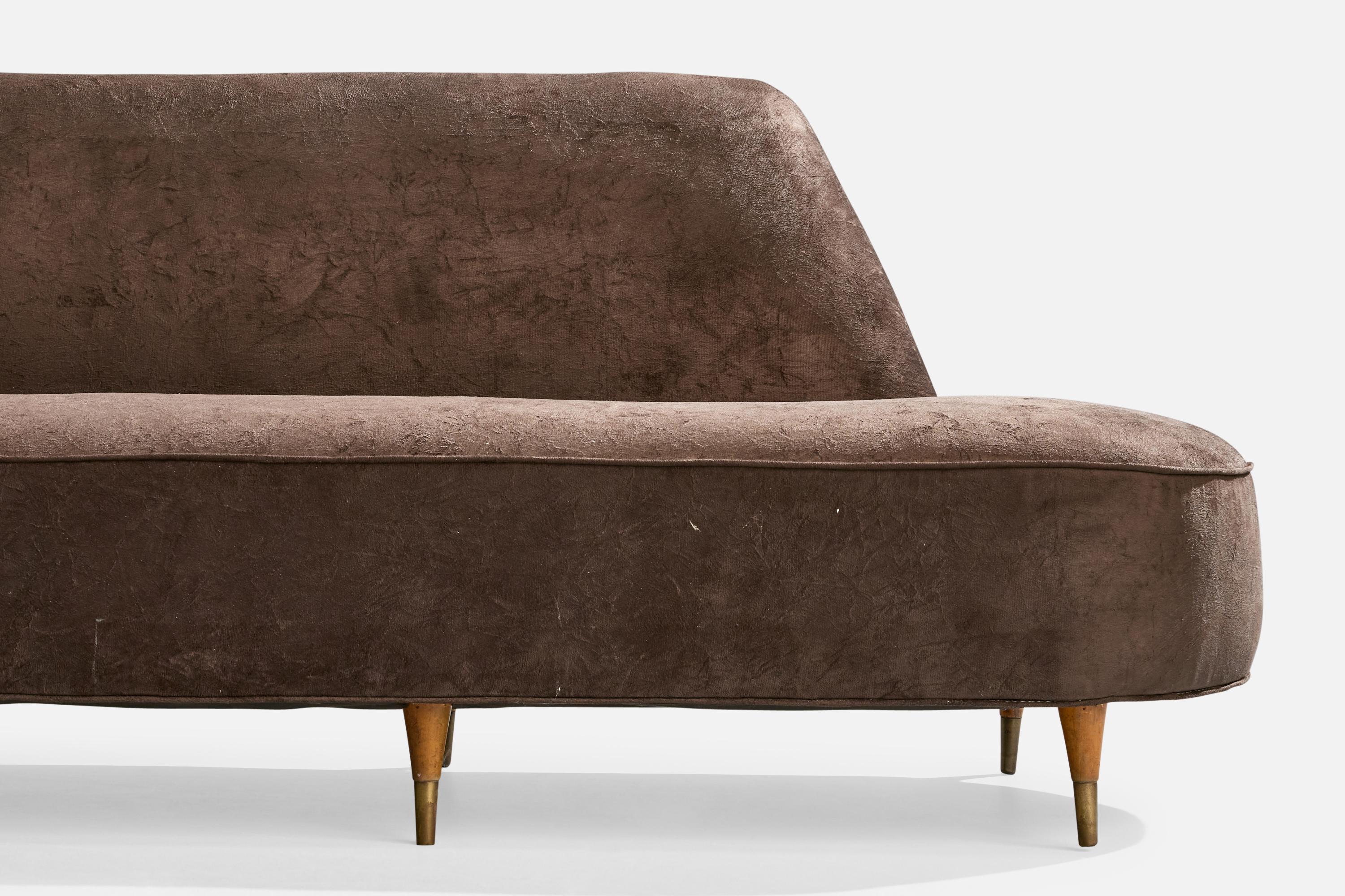 Englander & Bonta Attribution, Sofa, Velvet, Wood, Brass, Argentina, 1950s For Sale 1