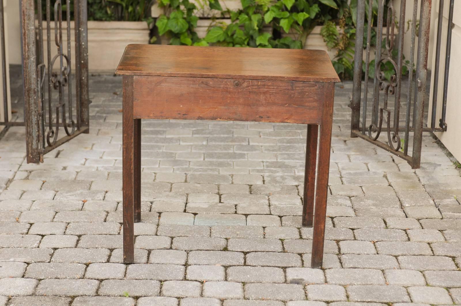 English 1780s Georgian Oak Side Table with Marlborough Legs and Chinoiserie For Sale 3