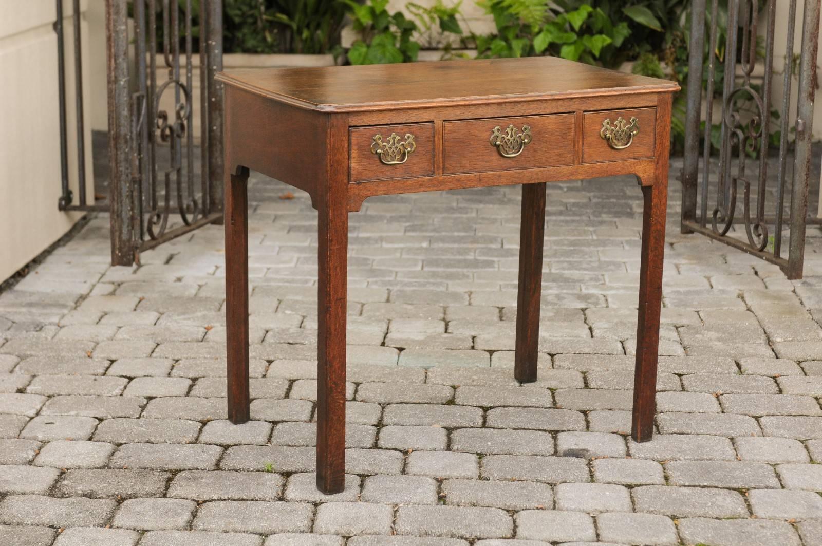 English 1780s Georgian Oak Side Table with Marlborough Legs and Chinoiserie In Good Condition For Sale In Atlanta, GA