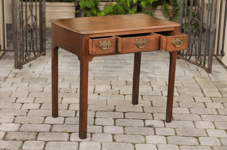 English 1780s Georgian Oak Side Table with Marlborough Legs and Chinoiserie For Sale 1