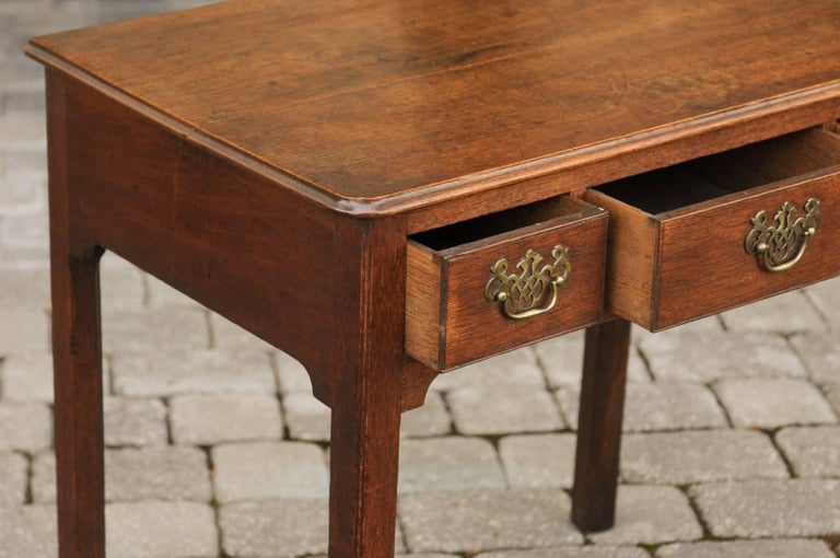 English 1780s Georgian Oak Side Table with Marlborough Legs and Chinoiserie For Sale 2