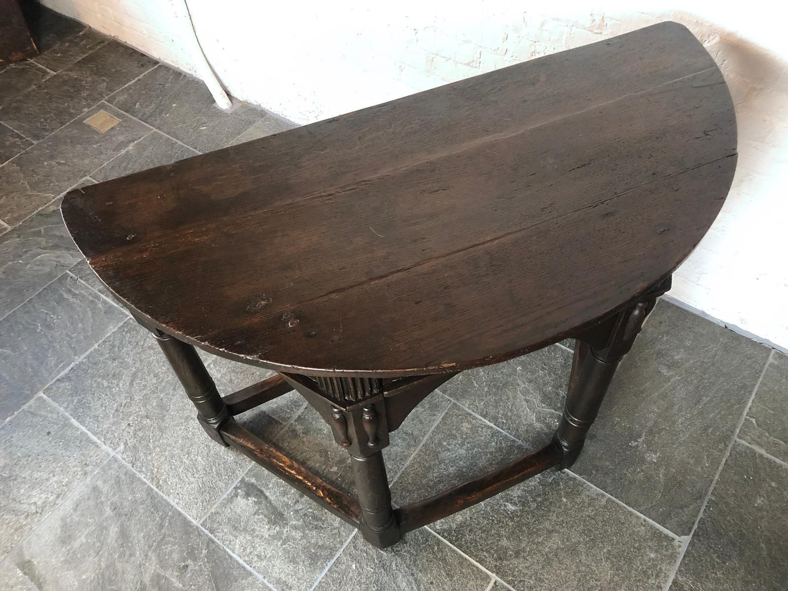 Inglés Siglo XVII Carlos I  Consola Demi-lune Roble en venta 1
