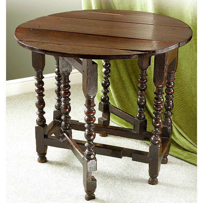 English 17th Century Oak Gateleg Table For Sale 1