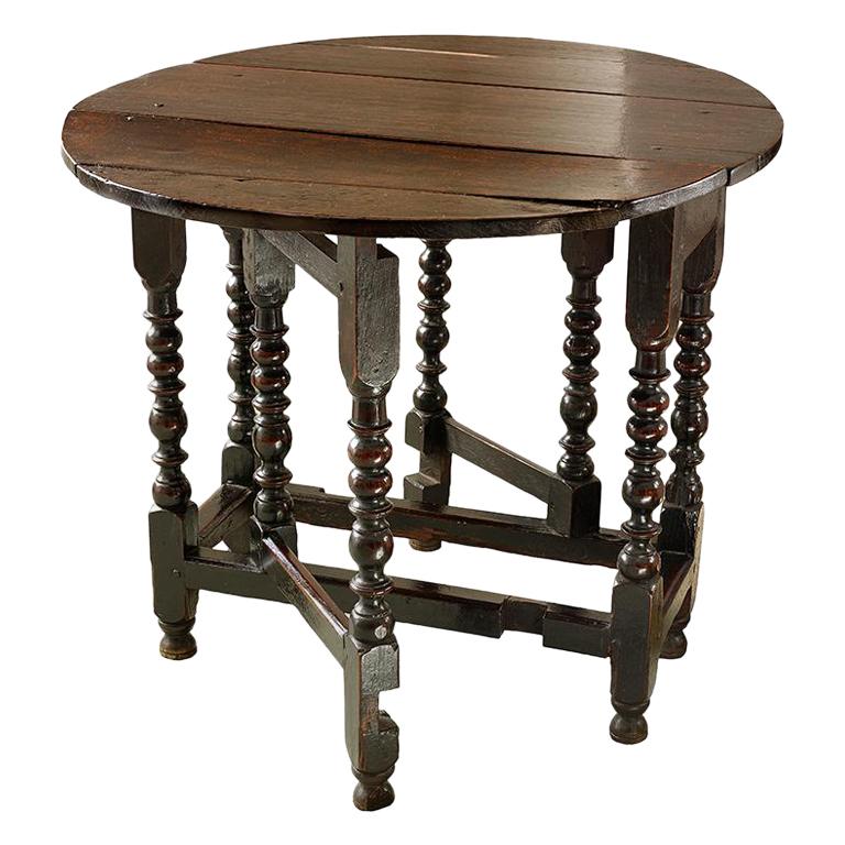 English 17th Century Oak Gateleg Table For Sale