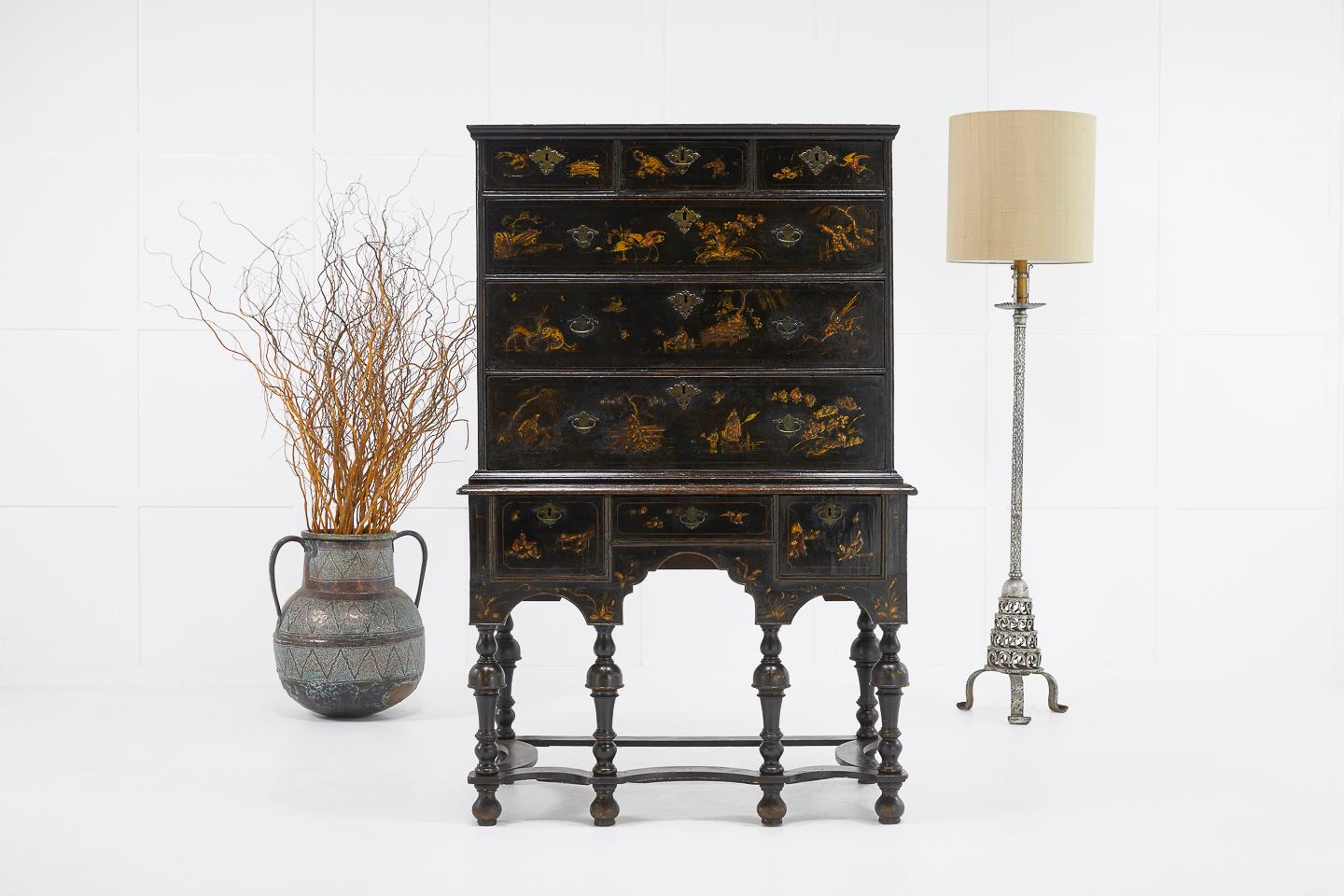 English 17th Century William and Mary Japanned Chest on Stand In Good Condition In Husbands Bosworth, Leicestershire