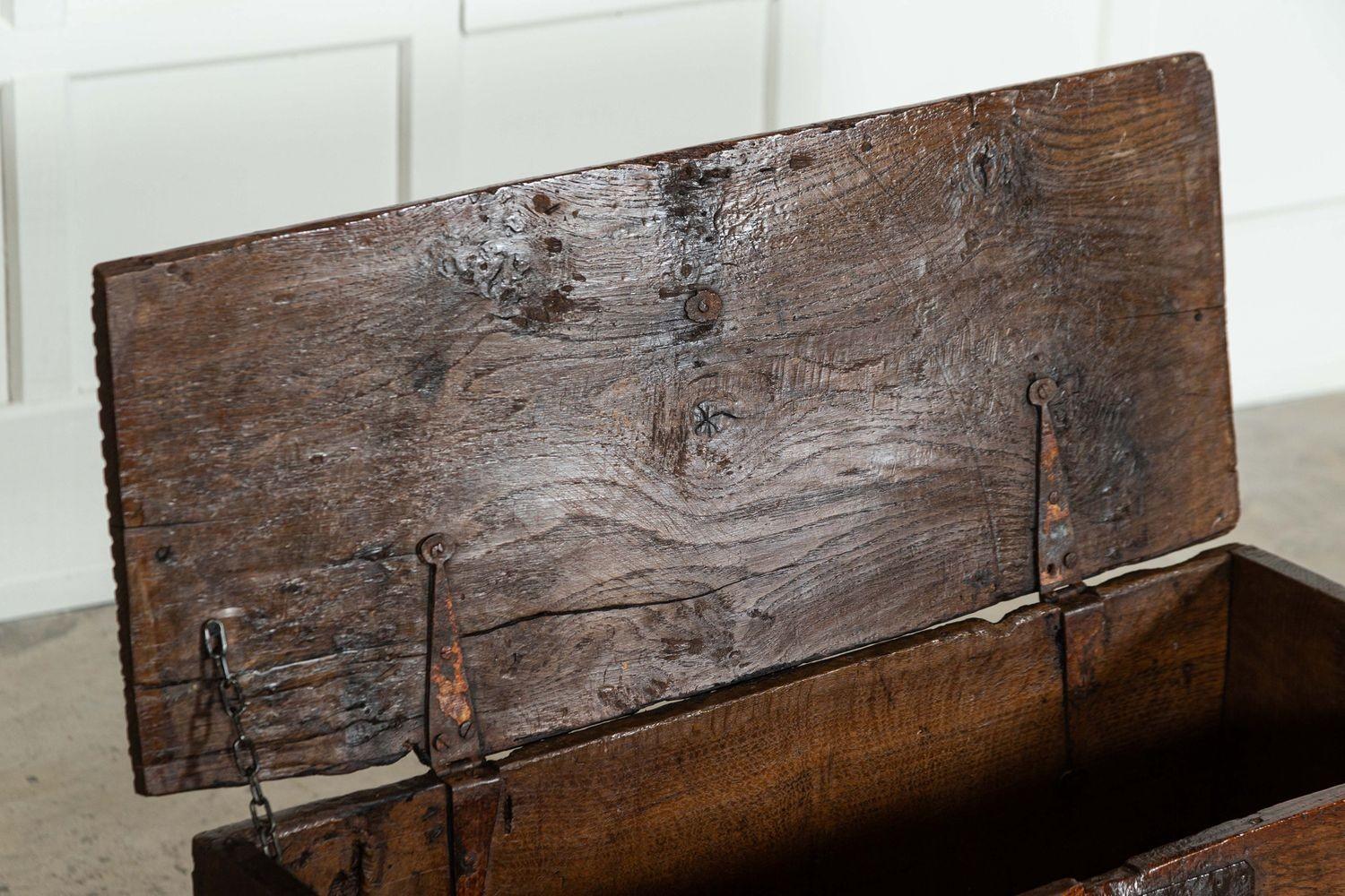 English 17thC Oak Marriage Coffer Chest in vendita 7