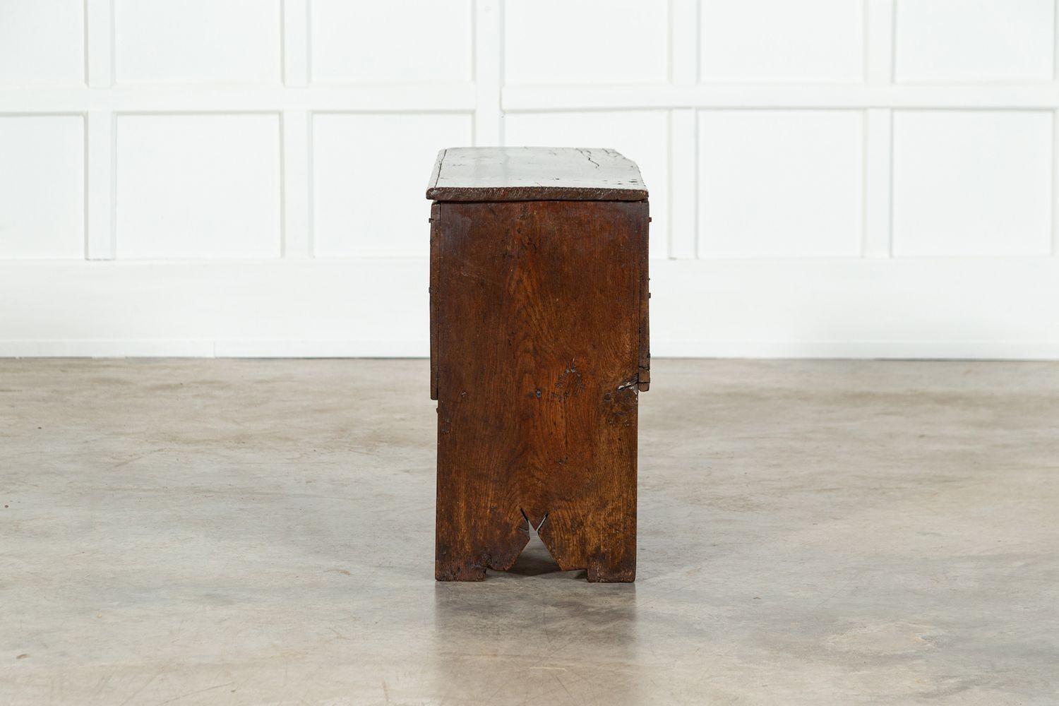 English 17thC Oak Marriage Coffer Chest in vendita 2