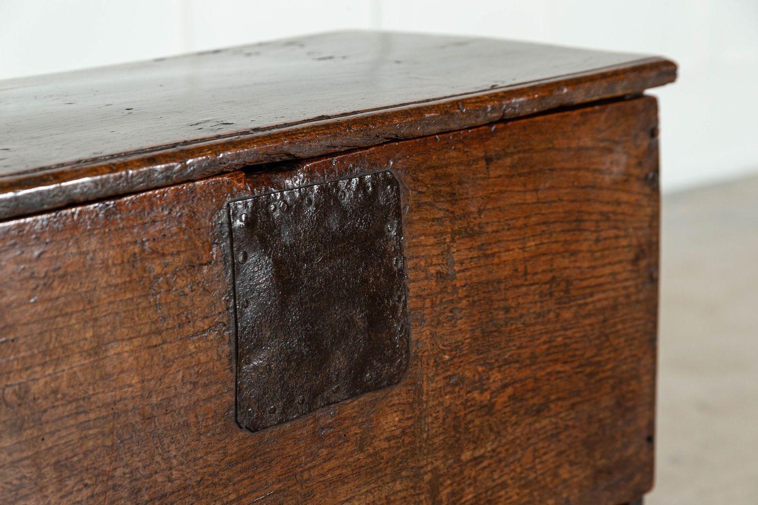 English 17thC Oak Marriage Coffer Chest in vendita 3