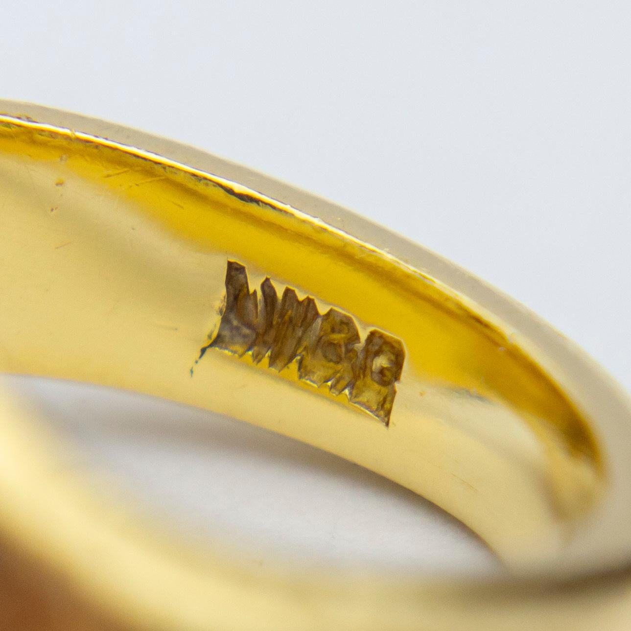 Anello inglese con sigillo in oro giallo 18 carati in vendita 5
