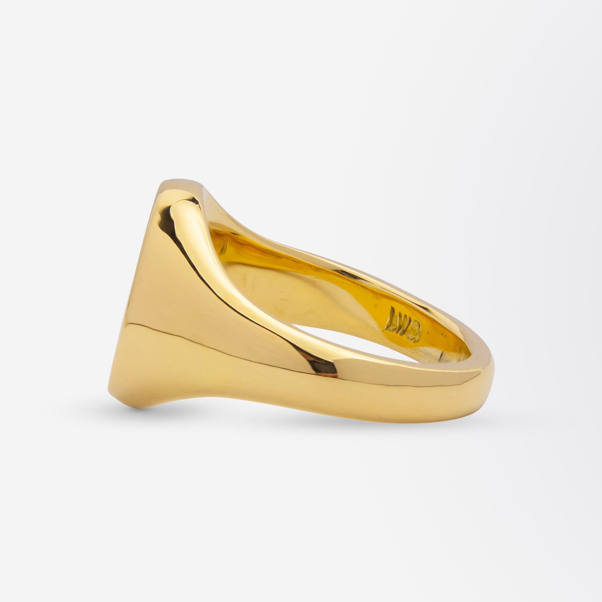 Moderno Anello inglese con sigillo in oro giallo 18 carati in vendita