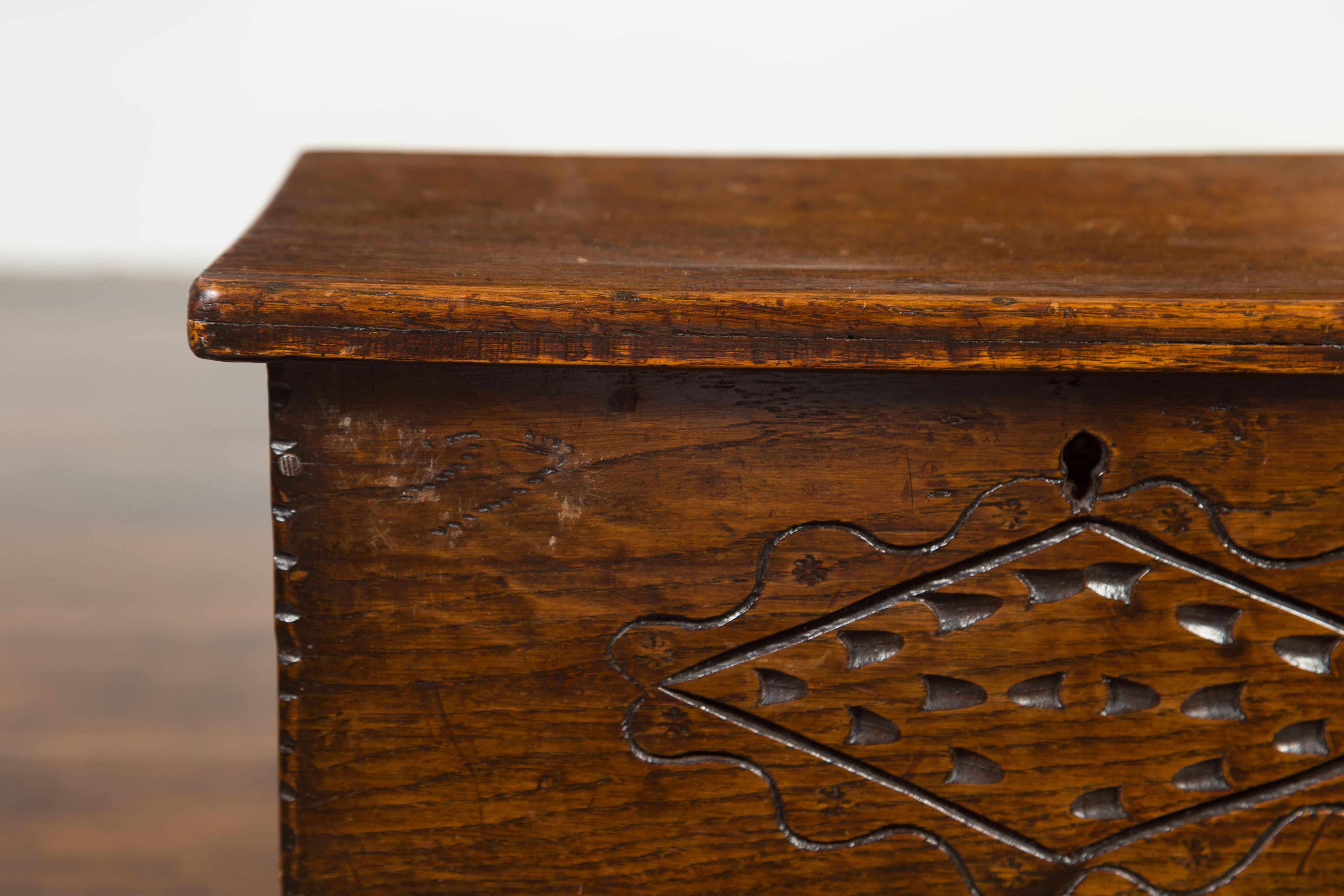 English 1800s Georgian Period Mini Oak Coffer with Geometric Carved Motifs 5