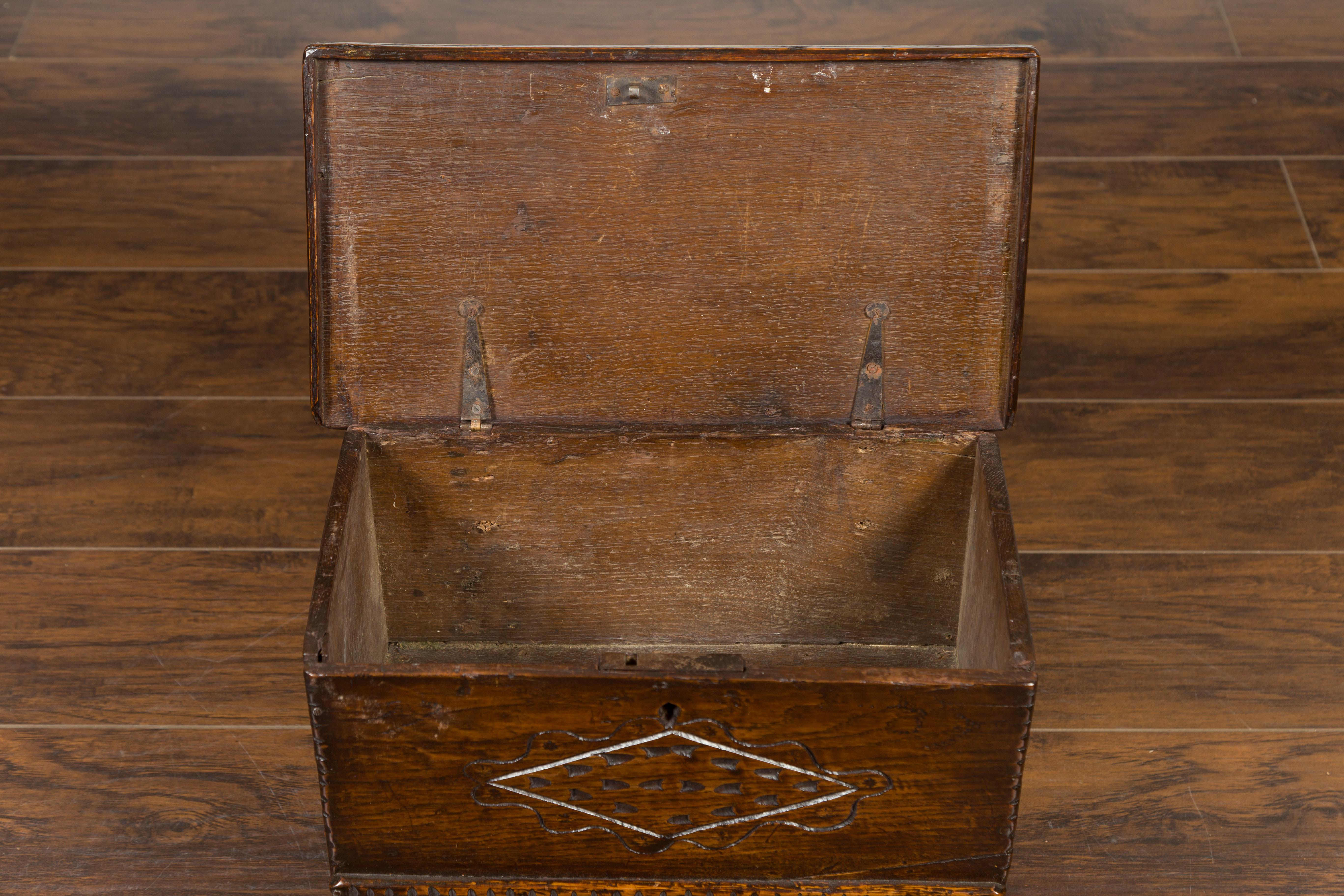 English 1800s Georgian Period Mini Oak Coffer with Geometric Carved Motifs 7