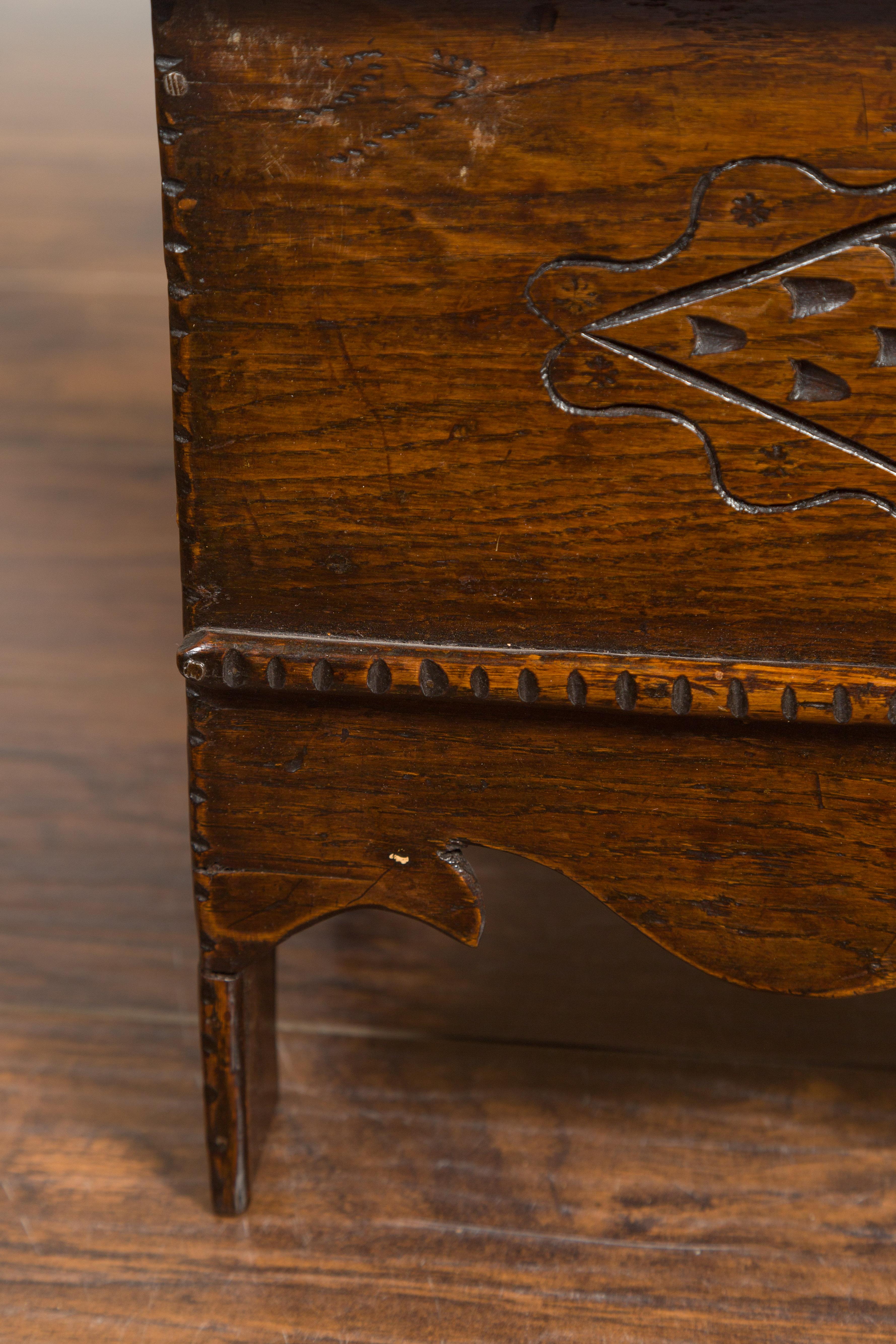 English 1800s Georgian Period Mini Oak Coffer with Geometric Carved Motifs 1