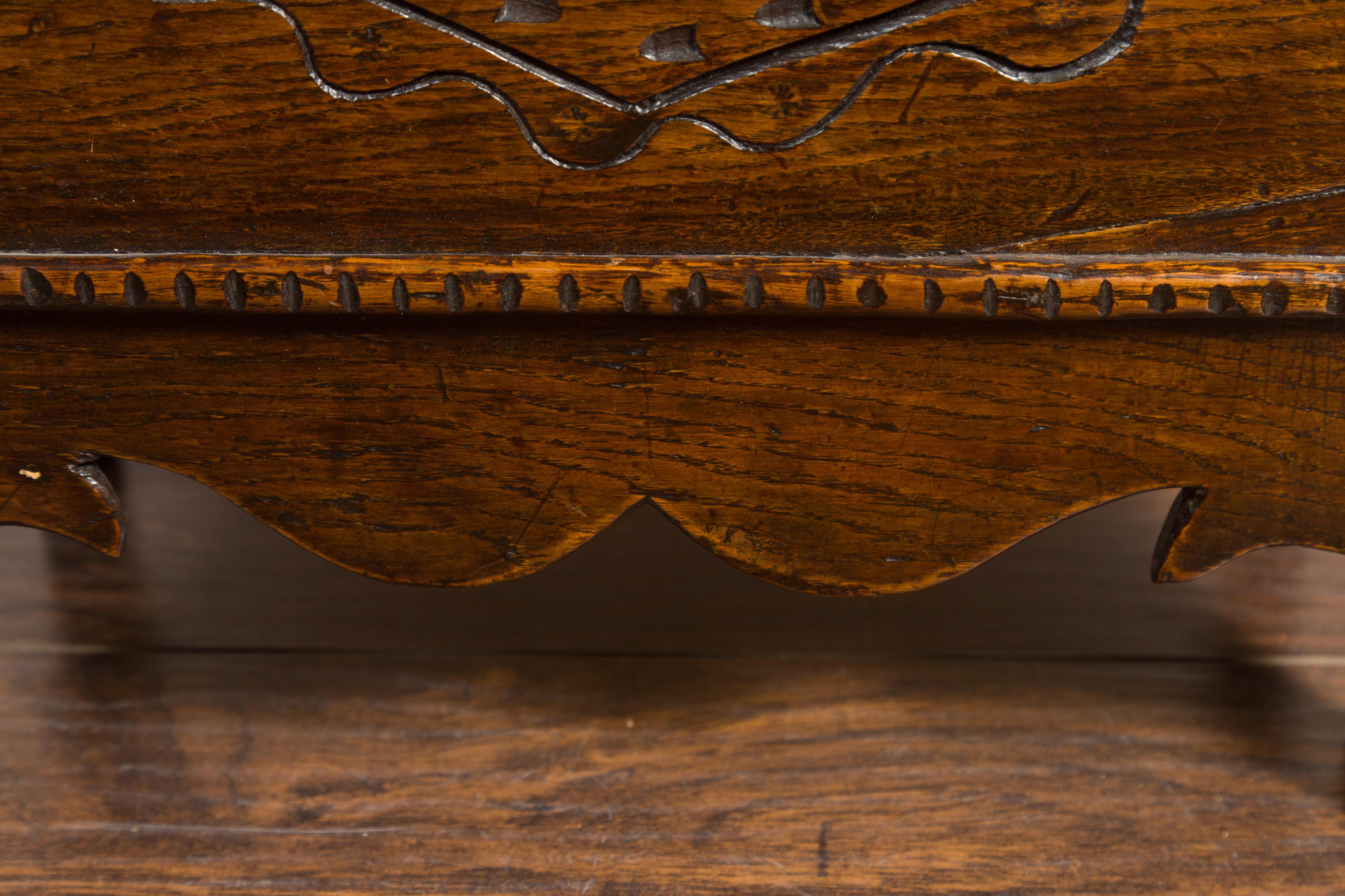 English 1800s Georgian Period Mini Oak Coffer with Geometric Carved Motifs 2