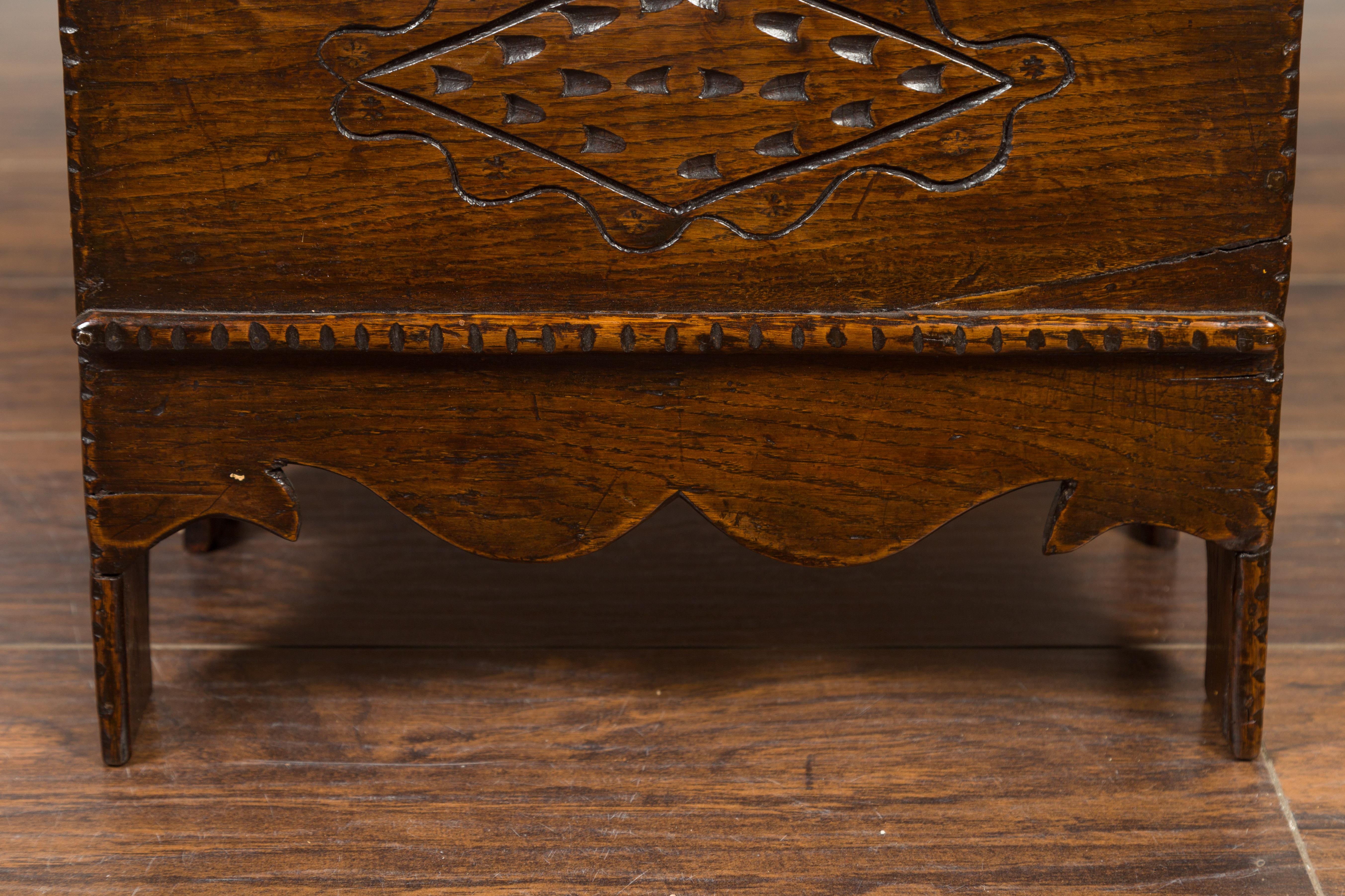 English 1800s Georgian Period Mini Oak Coffer with Geometric Carved Motifs 3