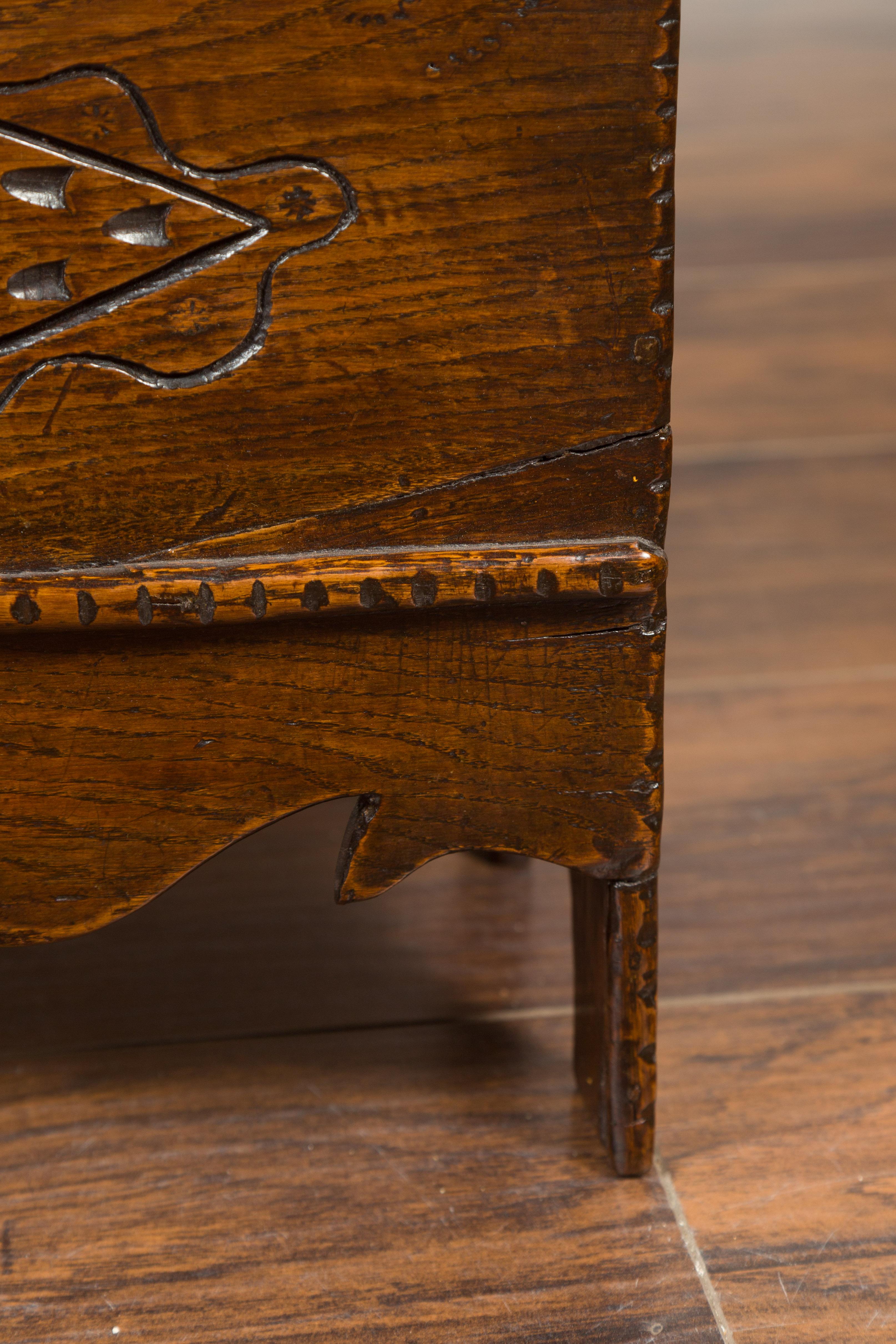 English 1800s Georgian Period Mini Oak Coffer with Geometric Carved Motifs 4