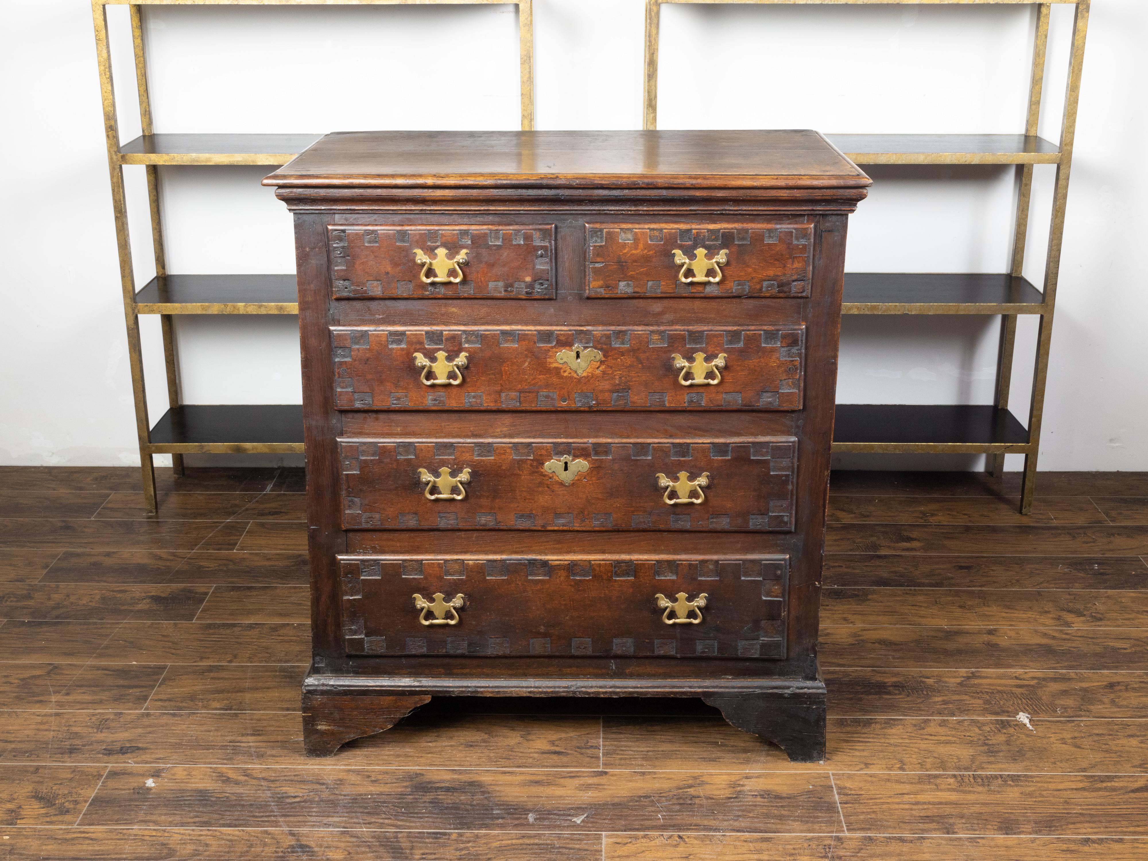 English 1800s Georgian Period Oak Five-Drawer Chest with Carved Square Motifs In Good Condition In Atlanta, GA