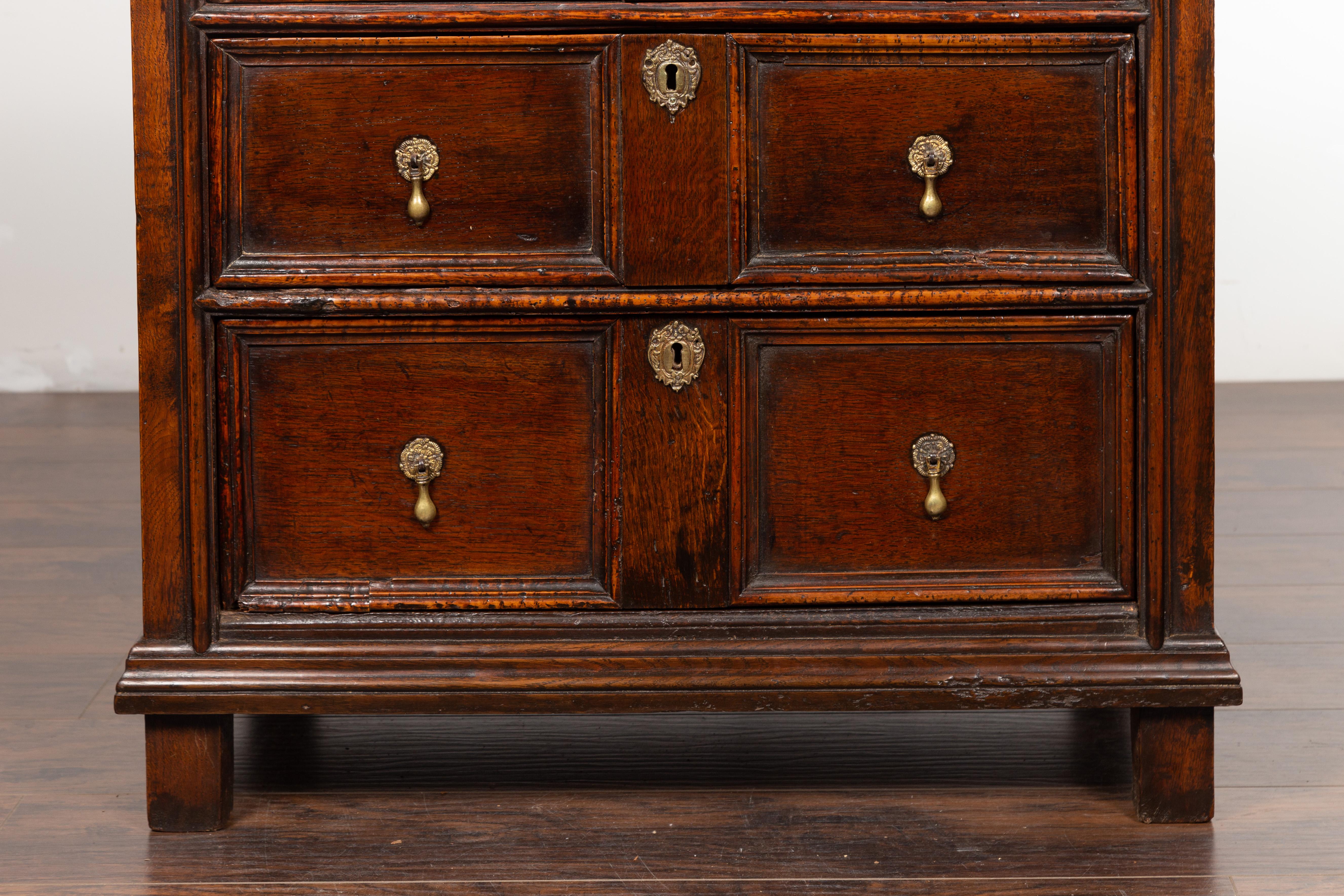 English 1800s Georgian Period Three-Drawer Oak Chest with Teardrop Pulls 3