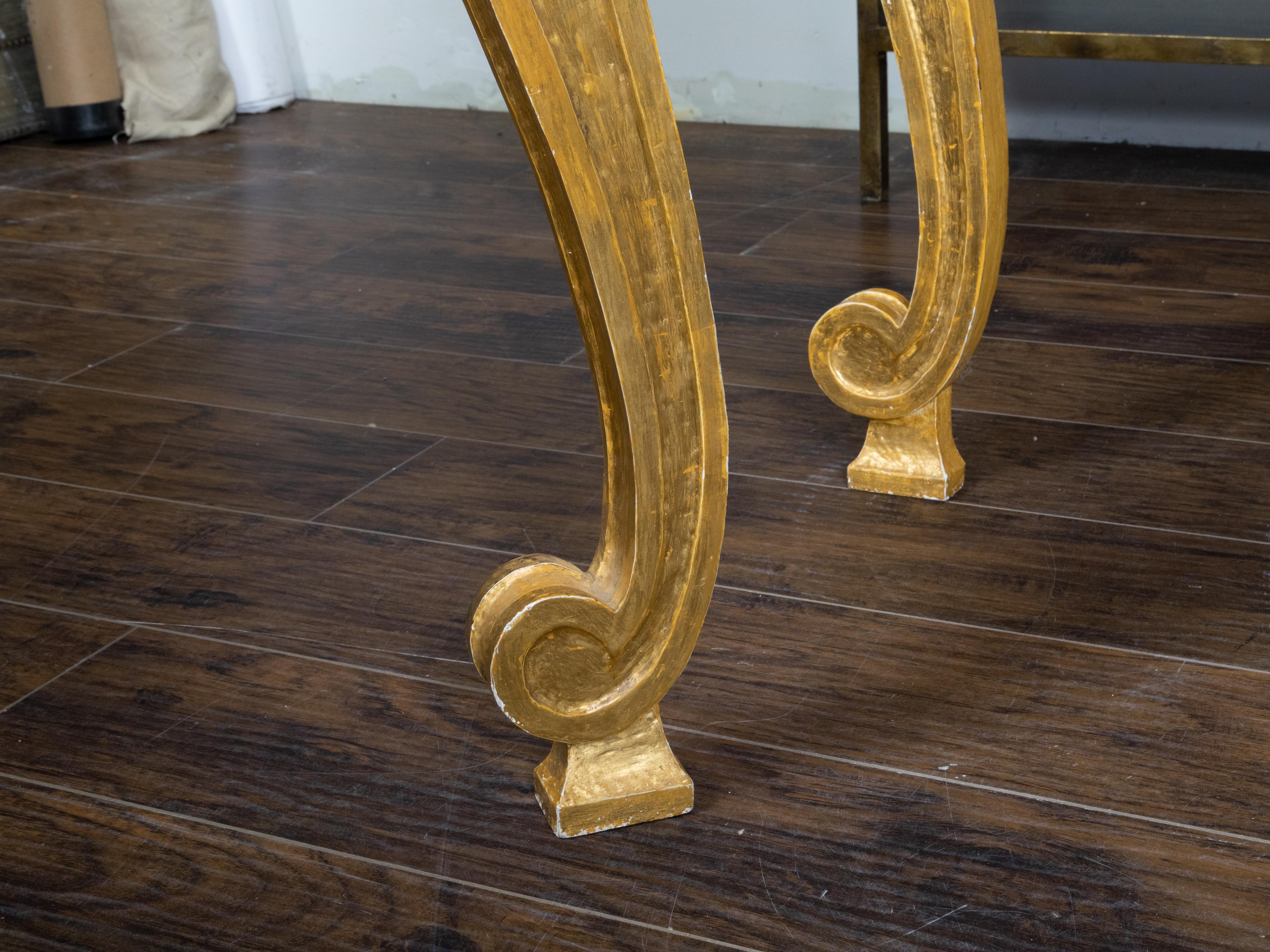 English 1800s Giltwood Console Table with Mahogany Top and Vitruvian Scrolls For Sale 1