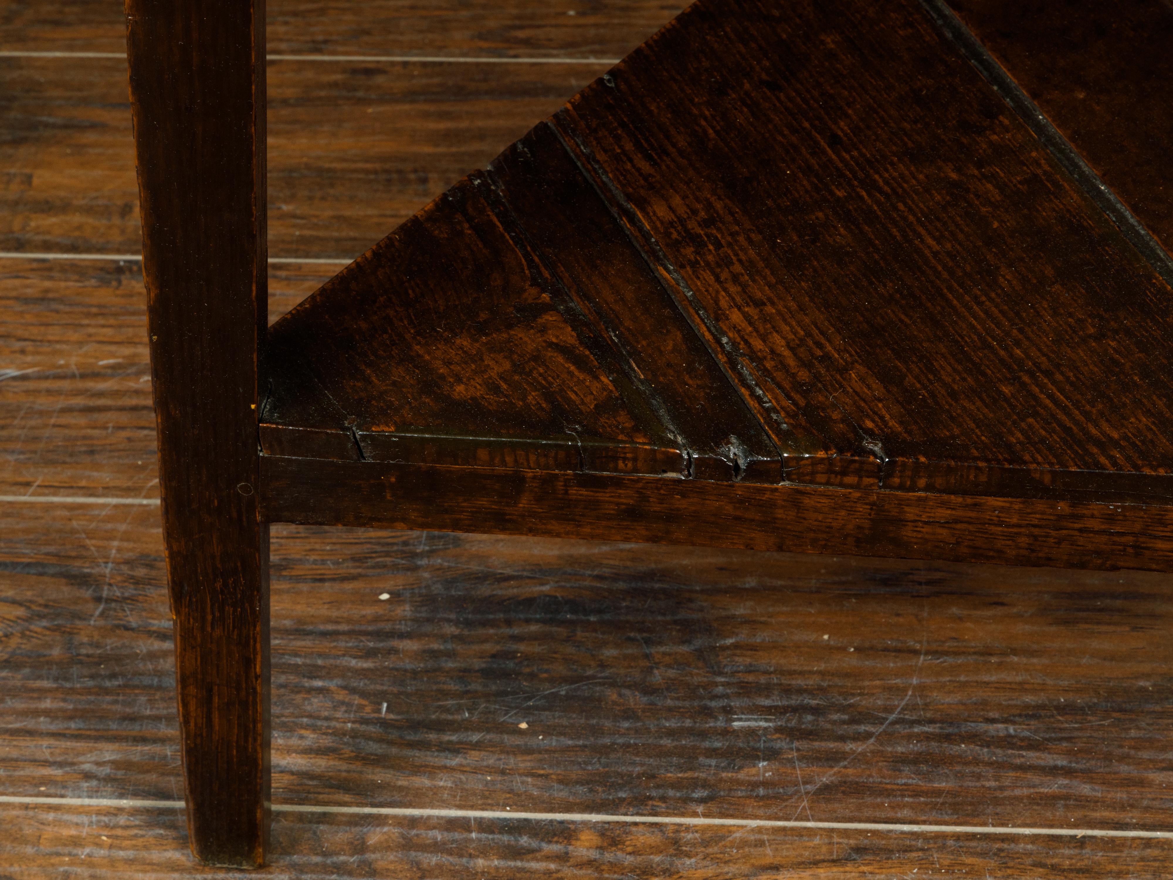 English 1800s Oak Cricket Table with Circular Top and Triangular Shelf 2
