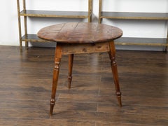 English 1800s Pine Cricket Table with Round Top and Turned Splaying Legs