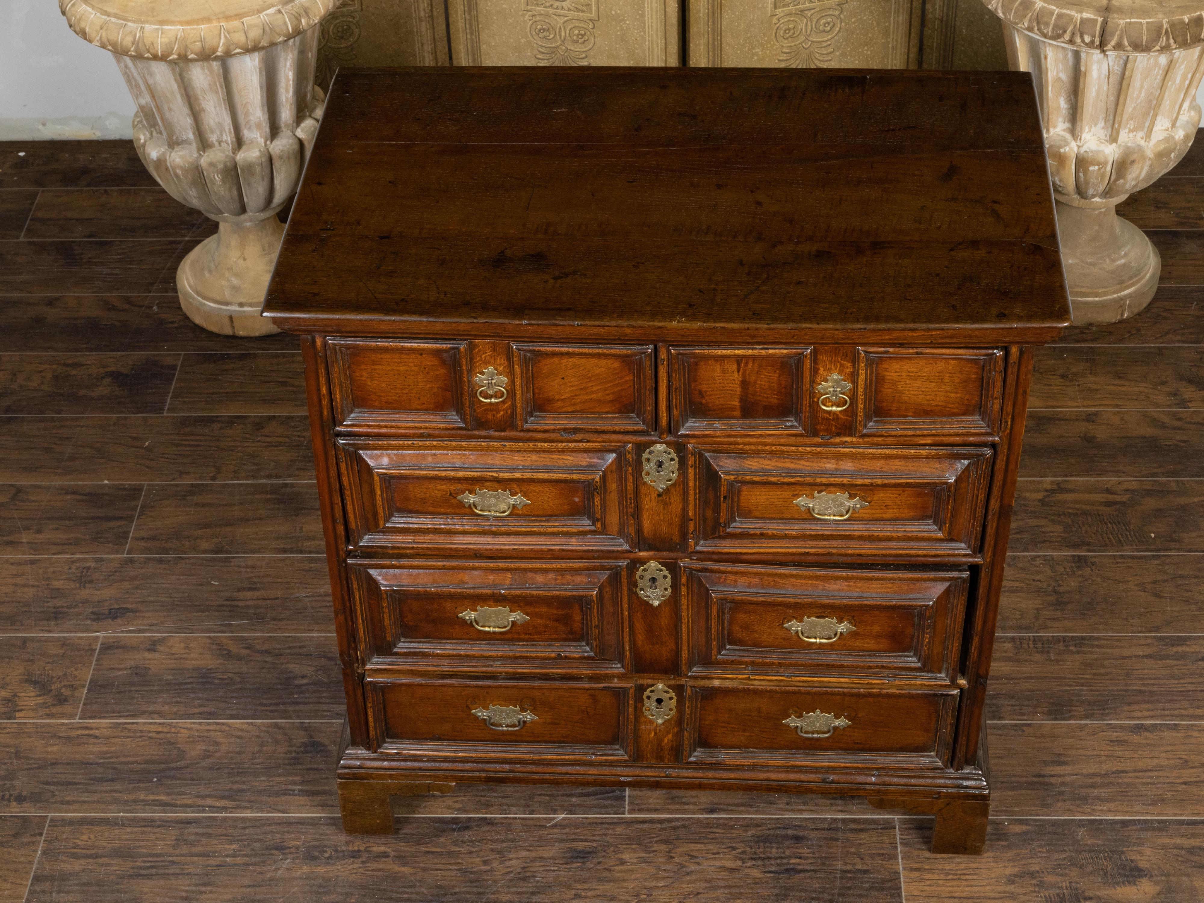 English 1810s George III Period Geometric Front Oak Chest with Five Drawers For Sale 4