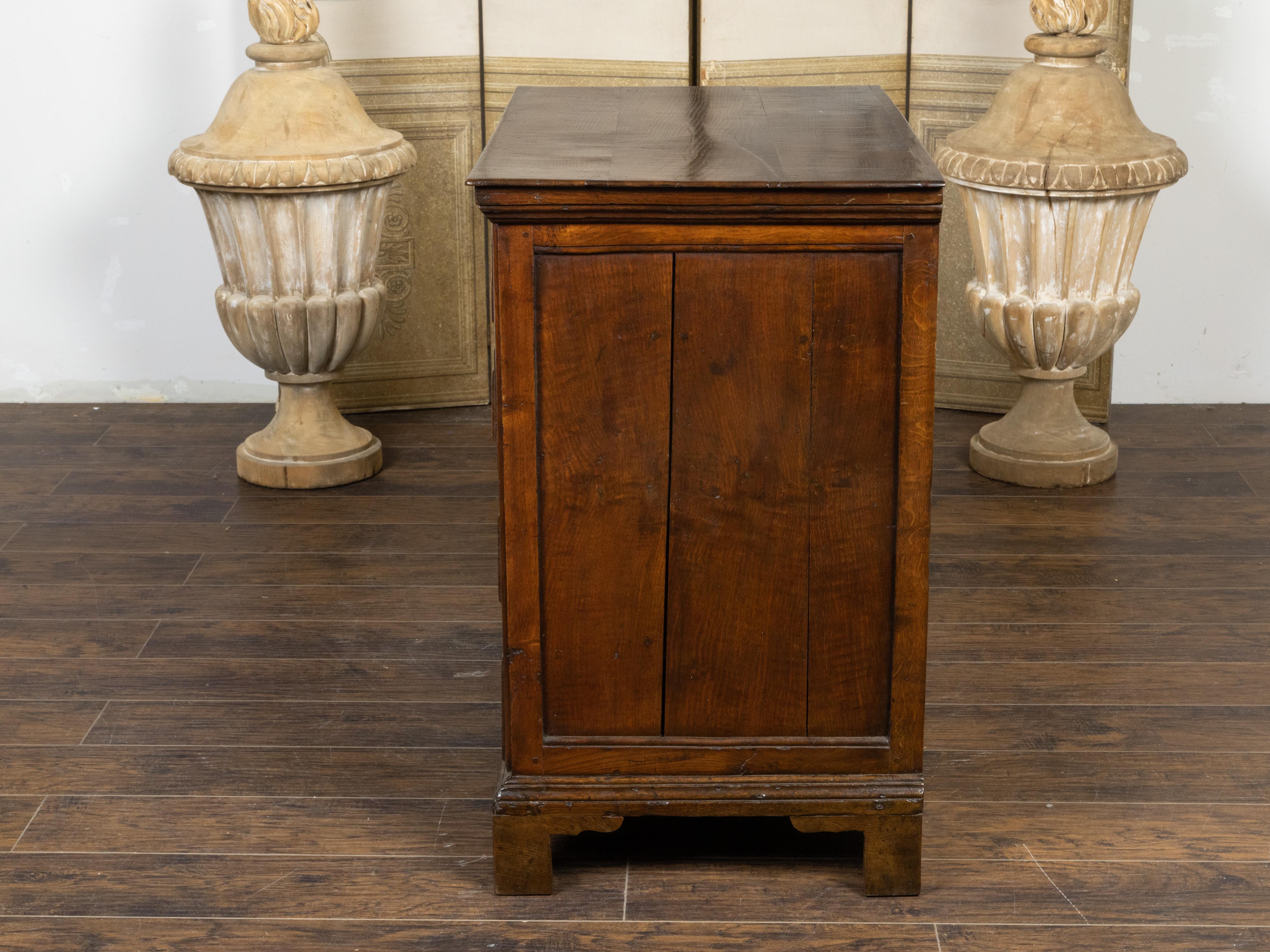 English 1810s George III Period Geometric Front Oak Chest with Five Drawers In Good Condition For Sale In Atlanta, GA