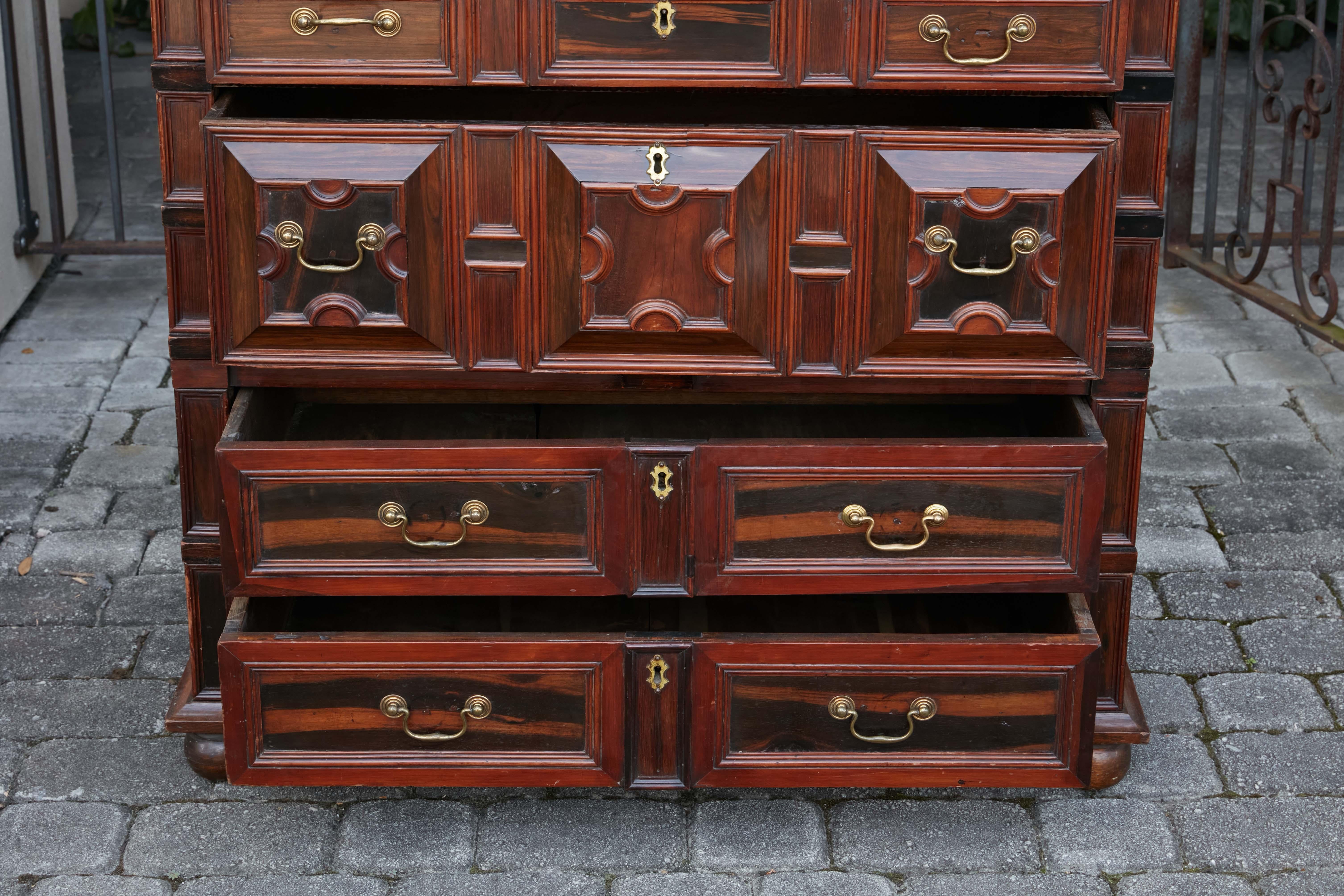 19th Century English 1810s Georgian Geometric Front Four-Drawer Chest with Macassar Ebony For Sale