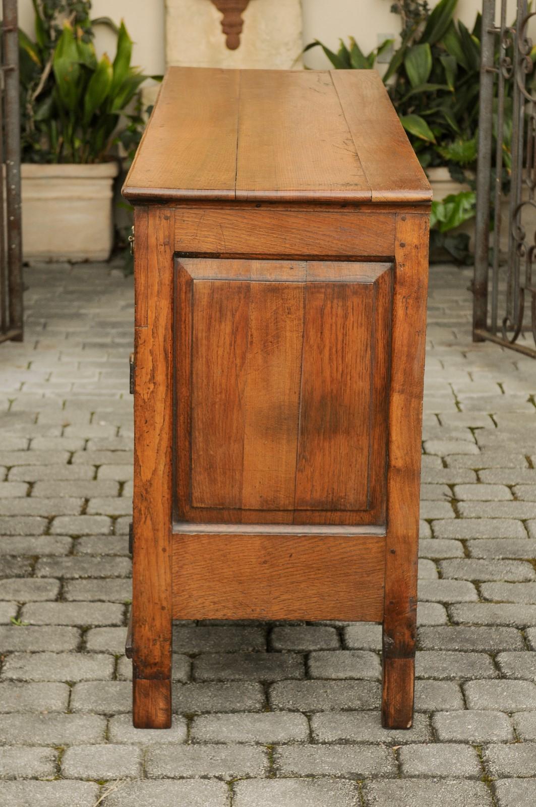 English 1820s Georgian Oak Enfilade with Drawers, Doors and Metal Hinges 10