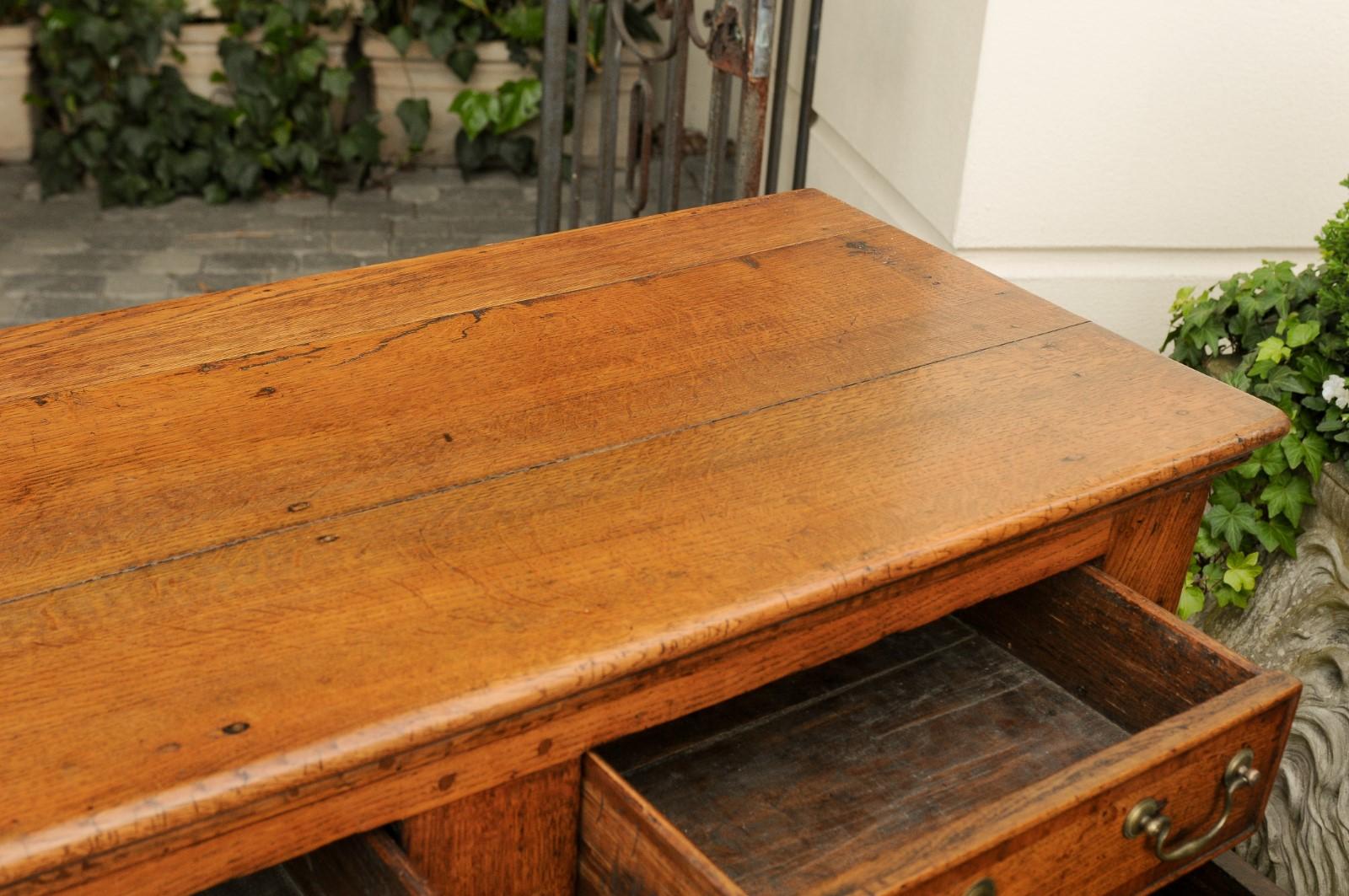 English 1820s Georgian Oak Enfilade with Drawers, Doors and Metal Hinges 5