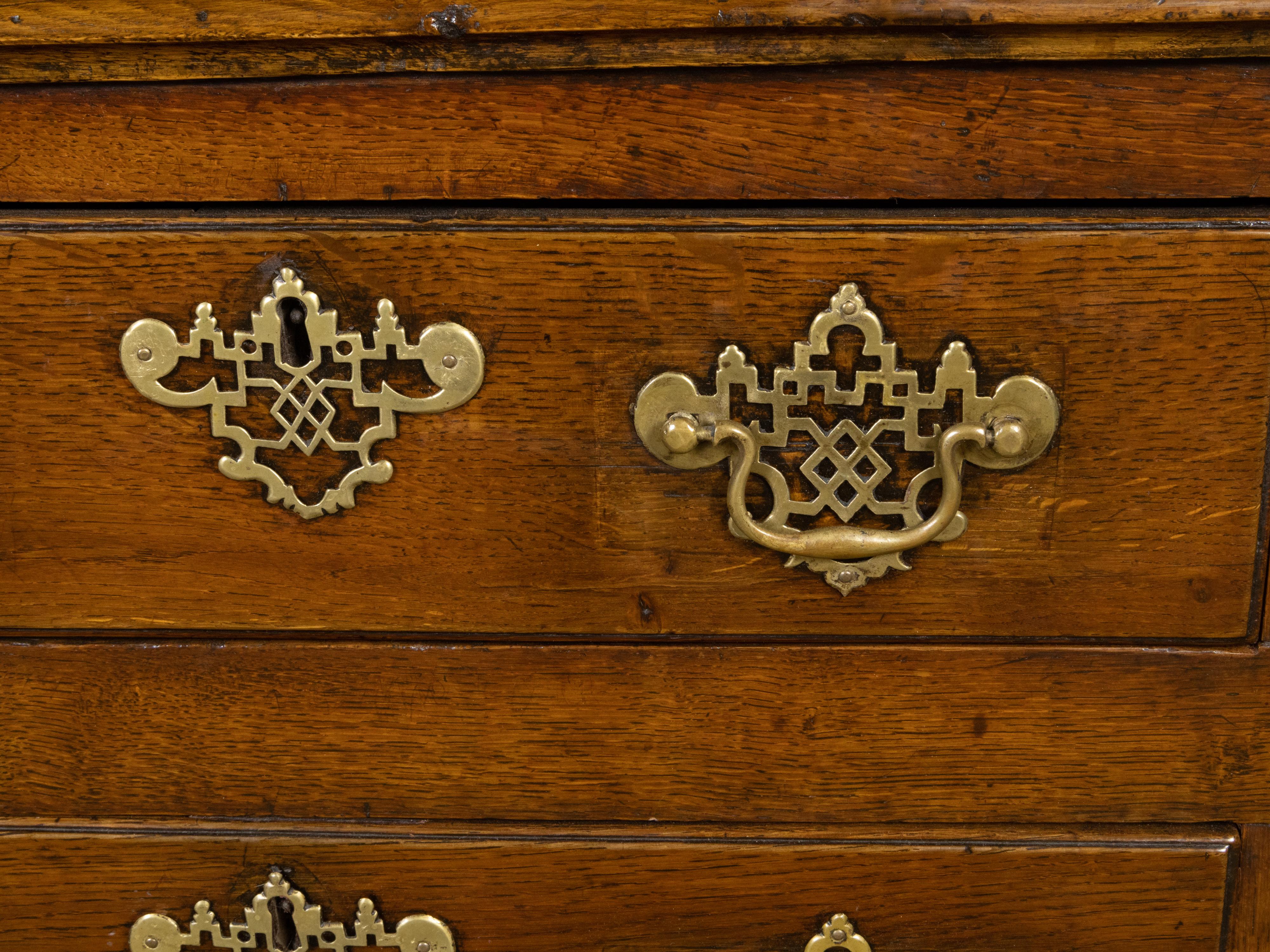 English 1820s Georgian Period Oak Dresser Base with Doric Semi Columns For Sale 5