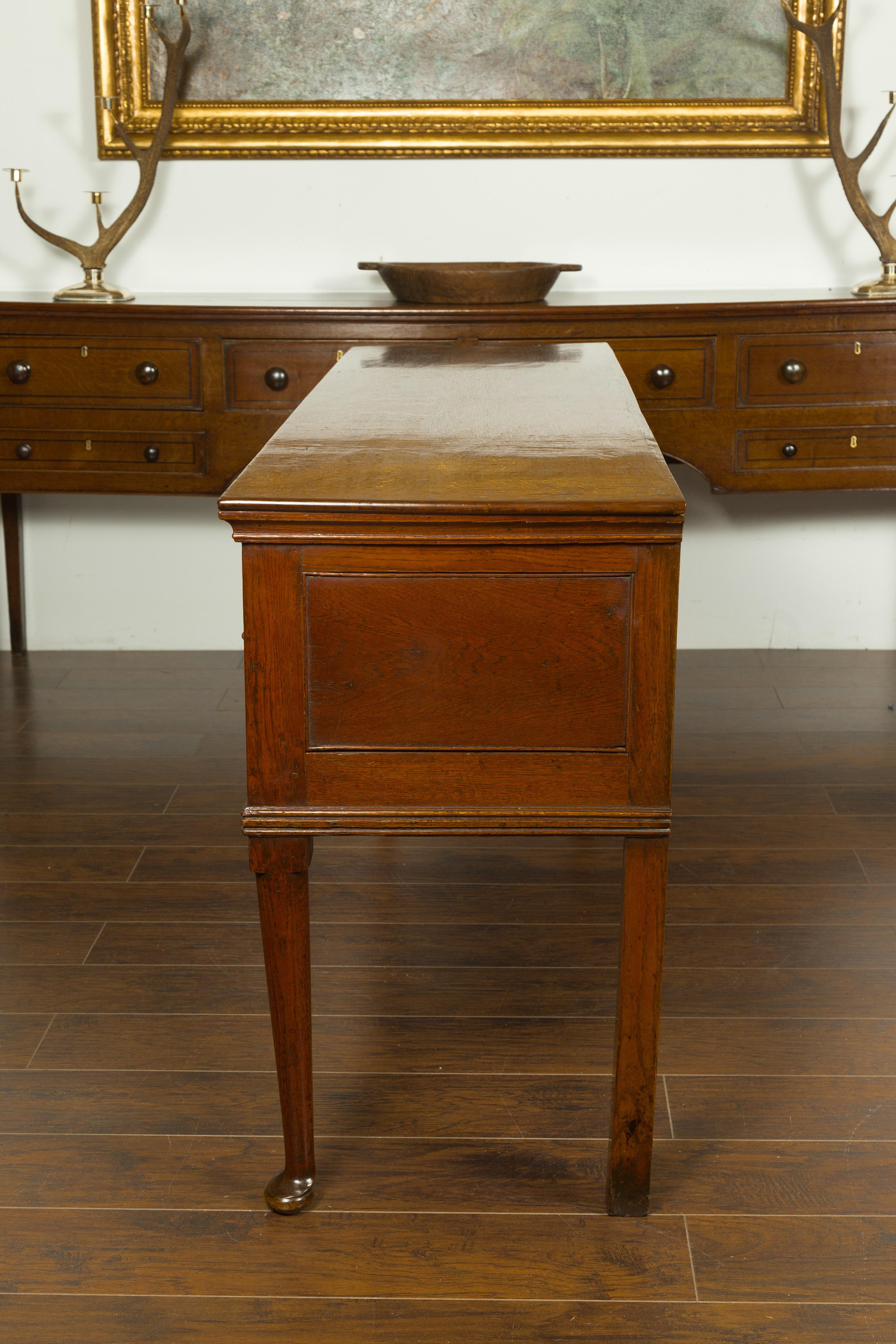 English 1820s Georgian Period Oak Dresser Base with Three Drawers and Pad Feet 10