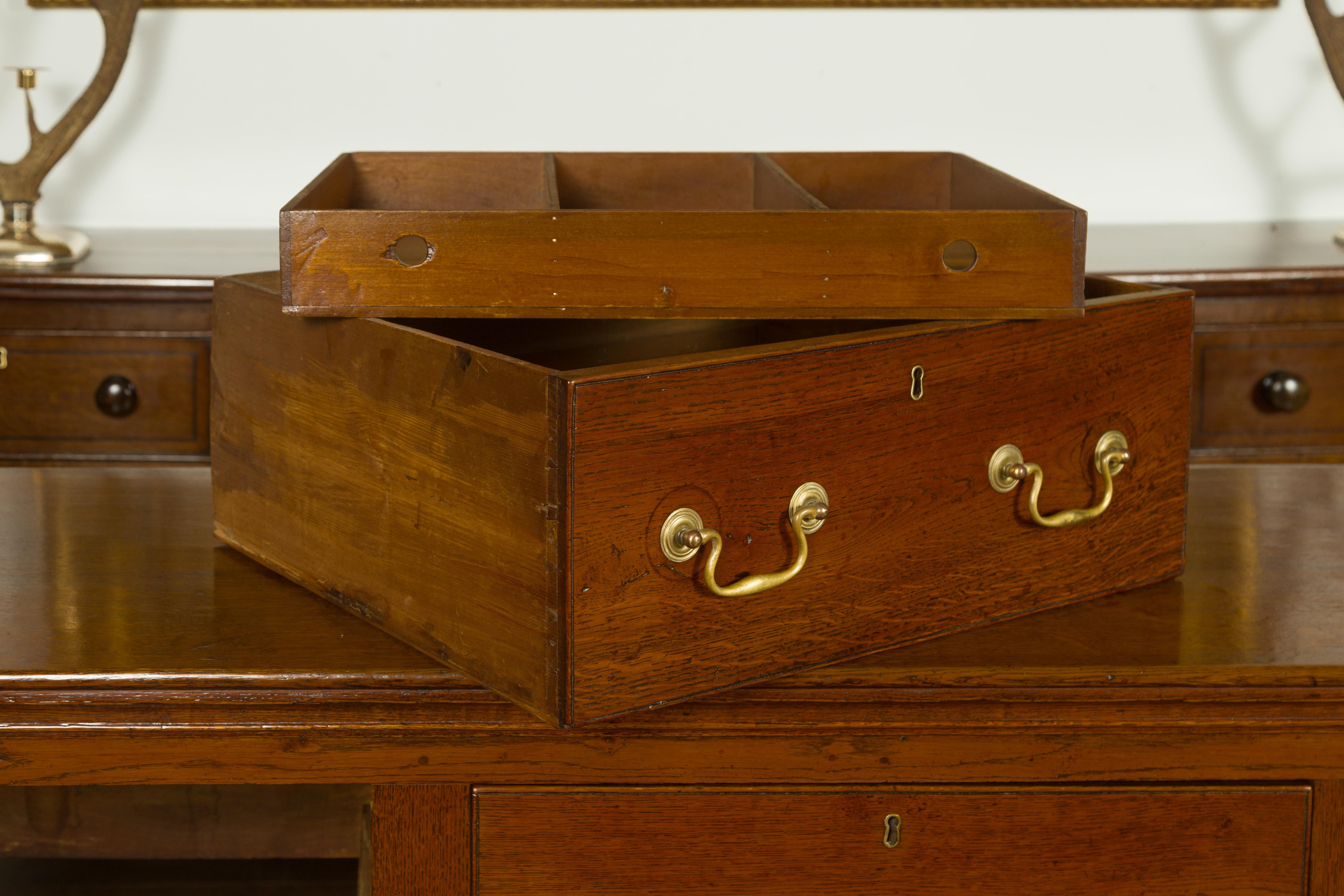 English 1820s Georgian Period Oak Dresser Base with Three Drawers and Pad Feet 2