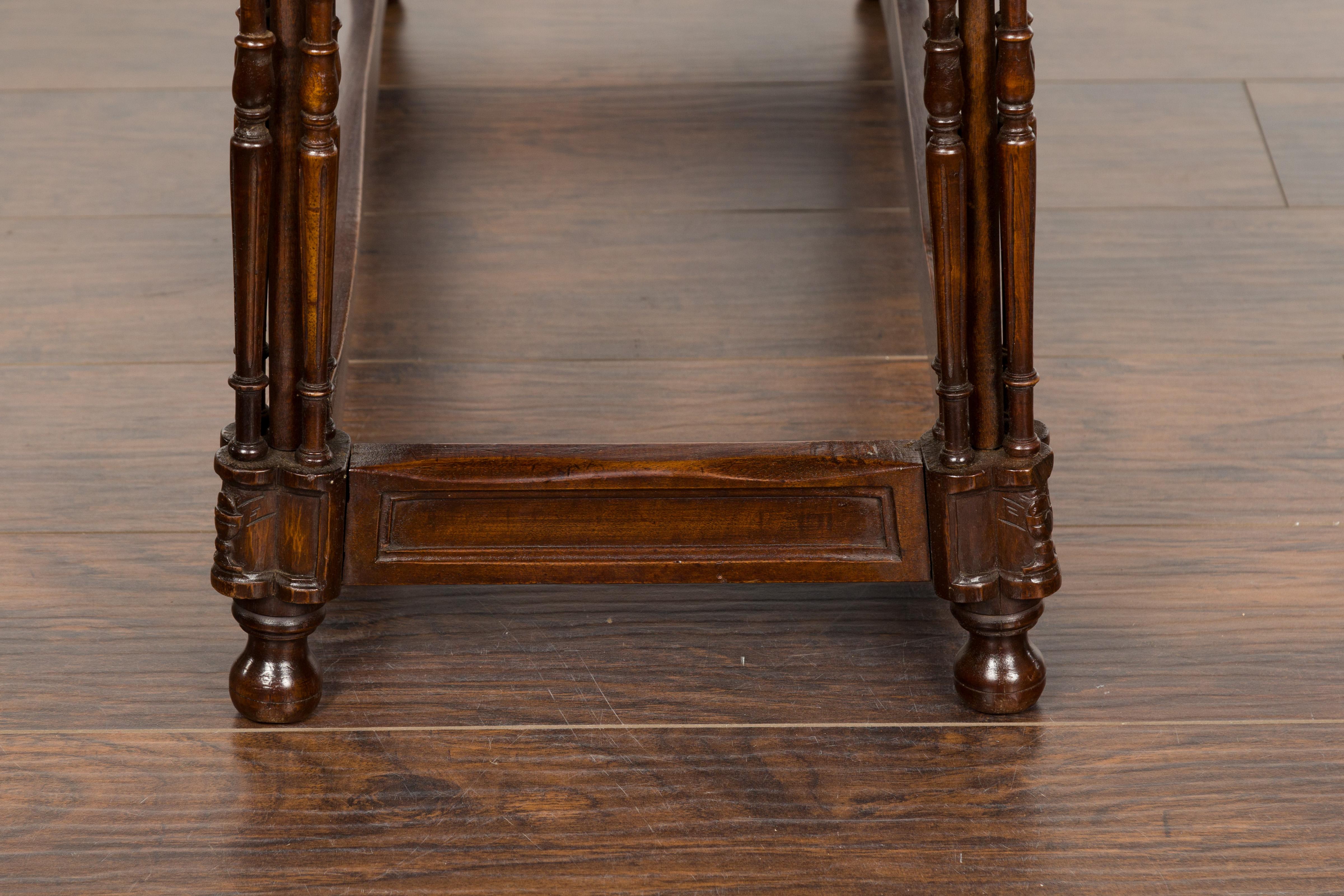 English 1820s Georgian Period Walnut Bench with Lift Top and Cross Motifs For Sale 16