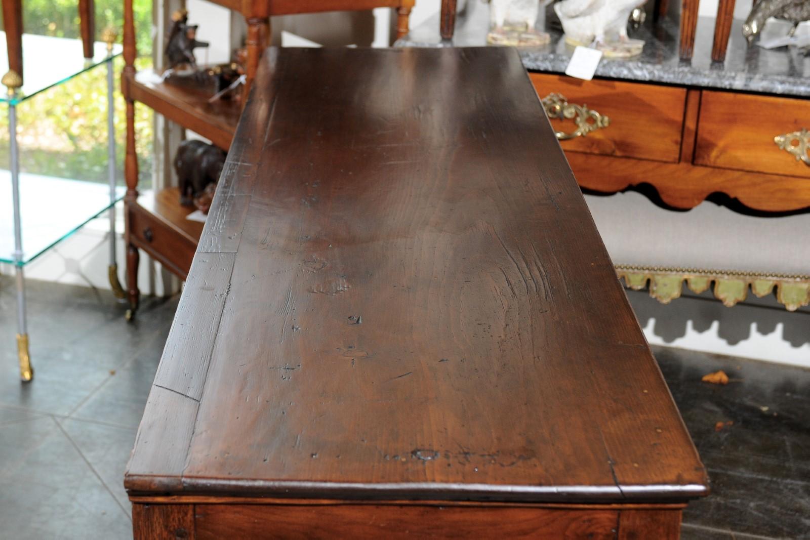 English 1820s Georgian Walnut Dresser Base with Balusters and Arched Apron 7