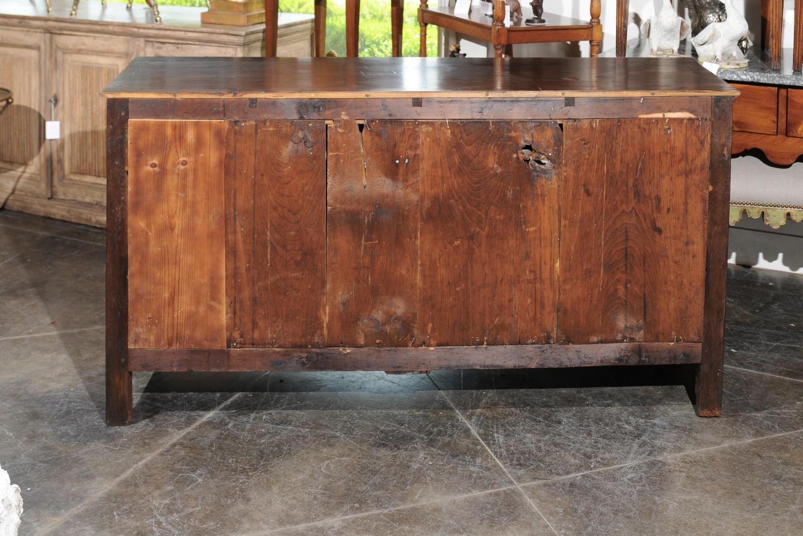 English 1820s Georgian Walnut Dresser Base with Balusters and Arched Apron 8
