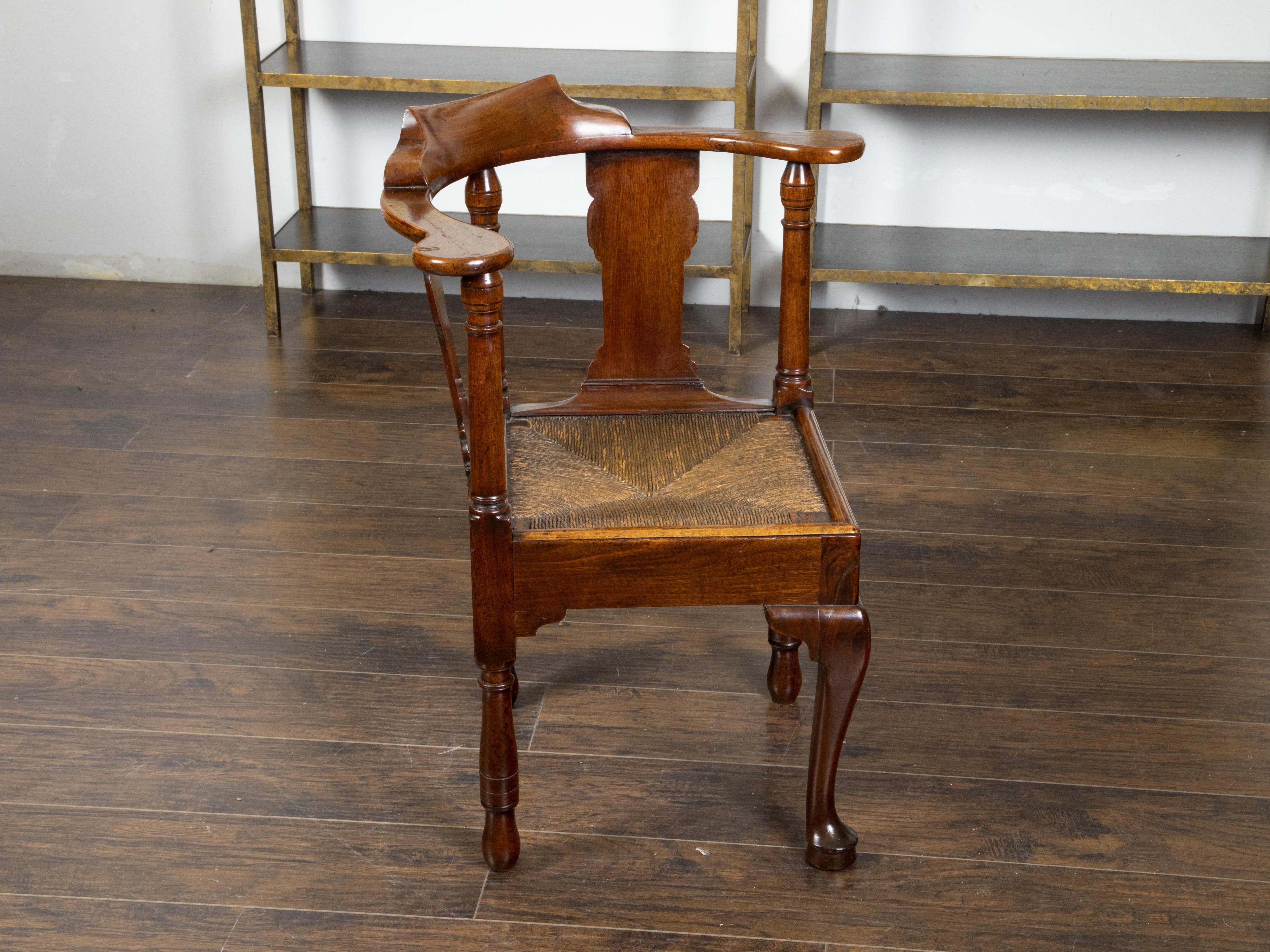 English 1820s Mahogany Corner Chair with Rush Seat and Cabriole Leg 3