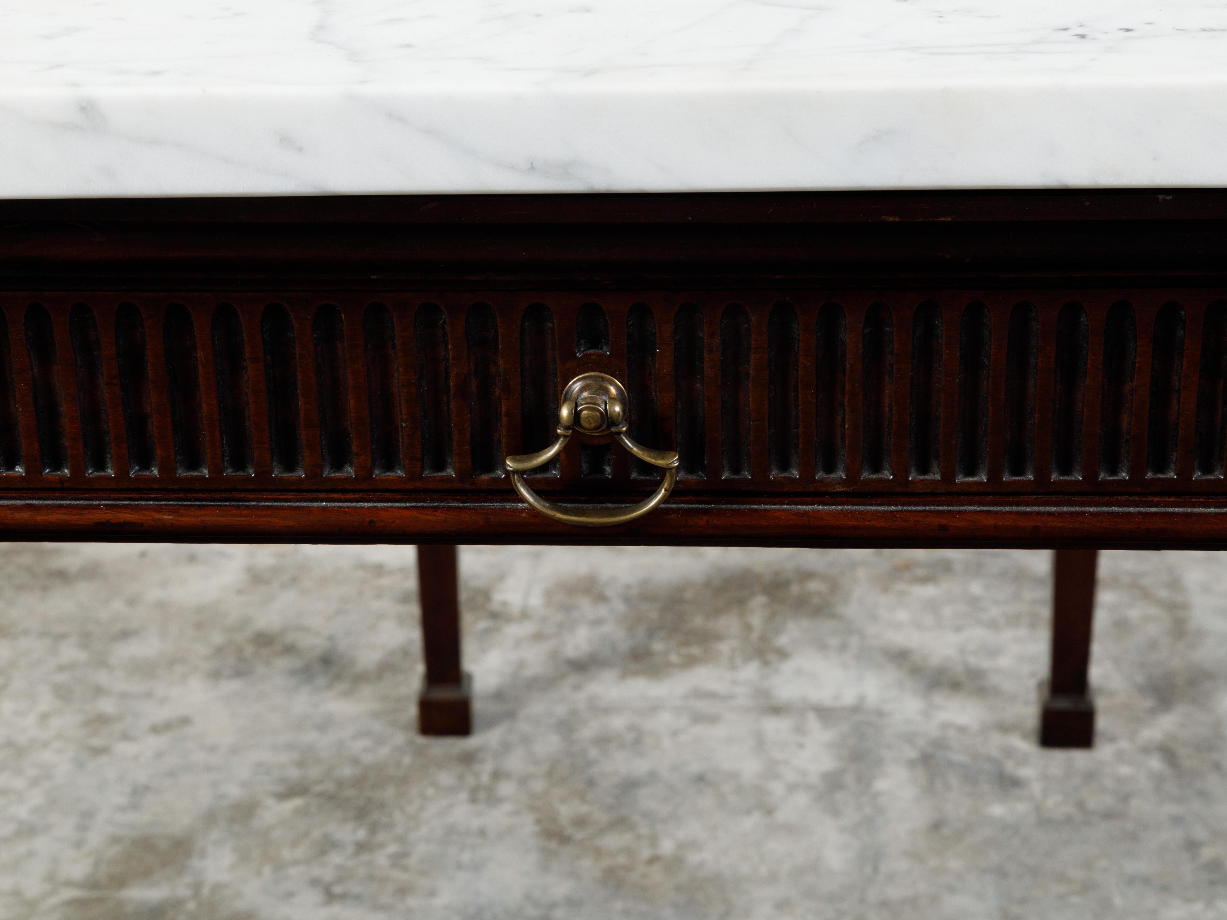 English 1820s Mahogany Server with White Veined Marble Top and Lateral Drawer For Sale 8