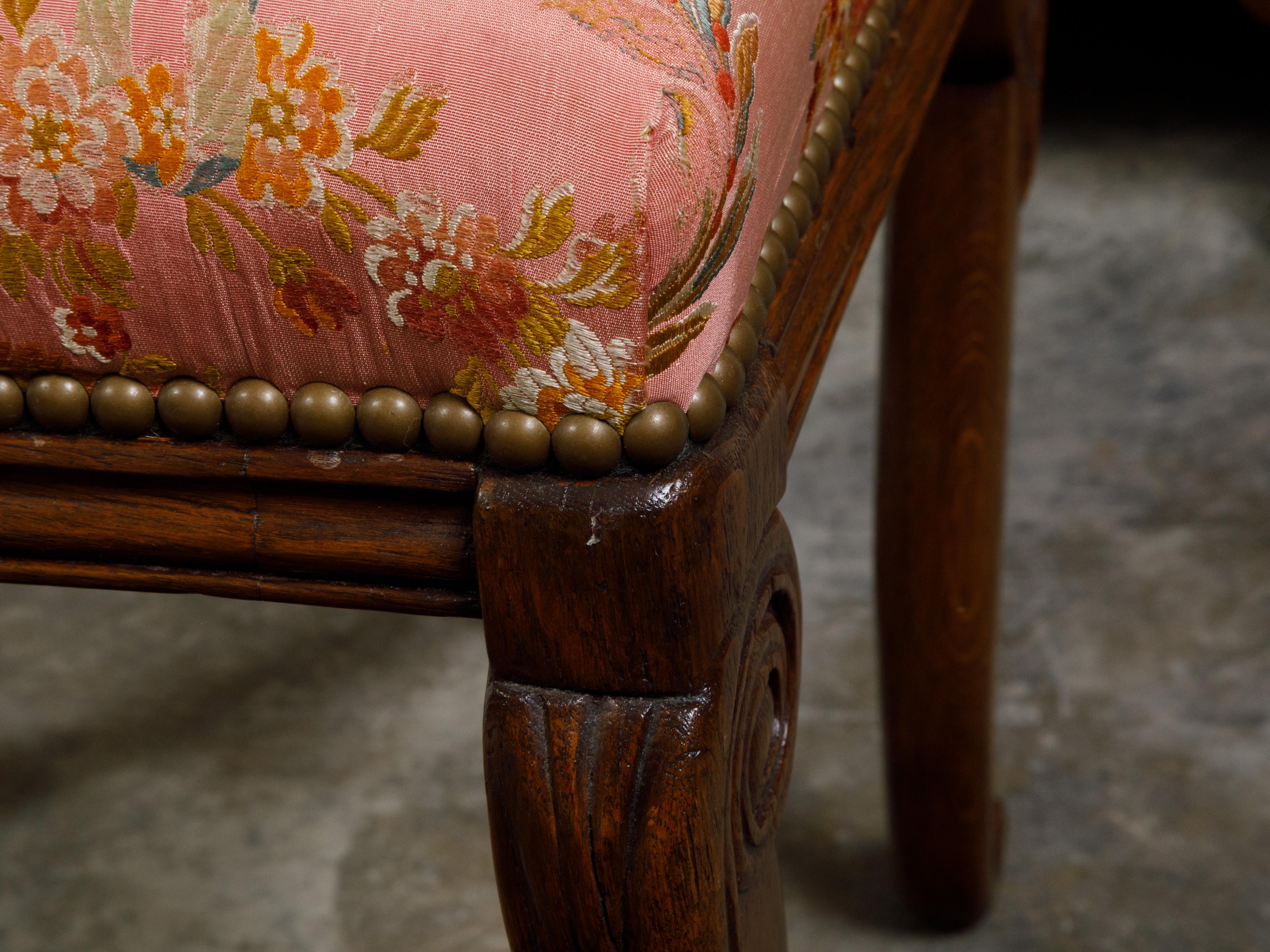 English 1820s Mahogany Stool with Floral Themed Upholstery and Cabriole Legs In Good Condition For Sale In Atlanta, GA