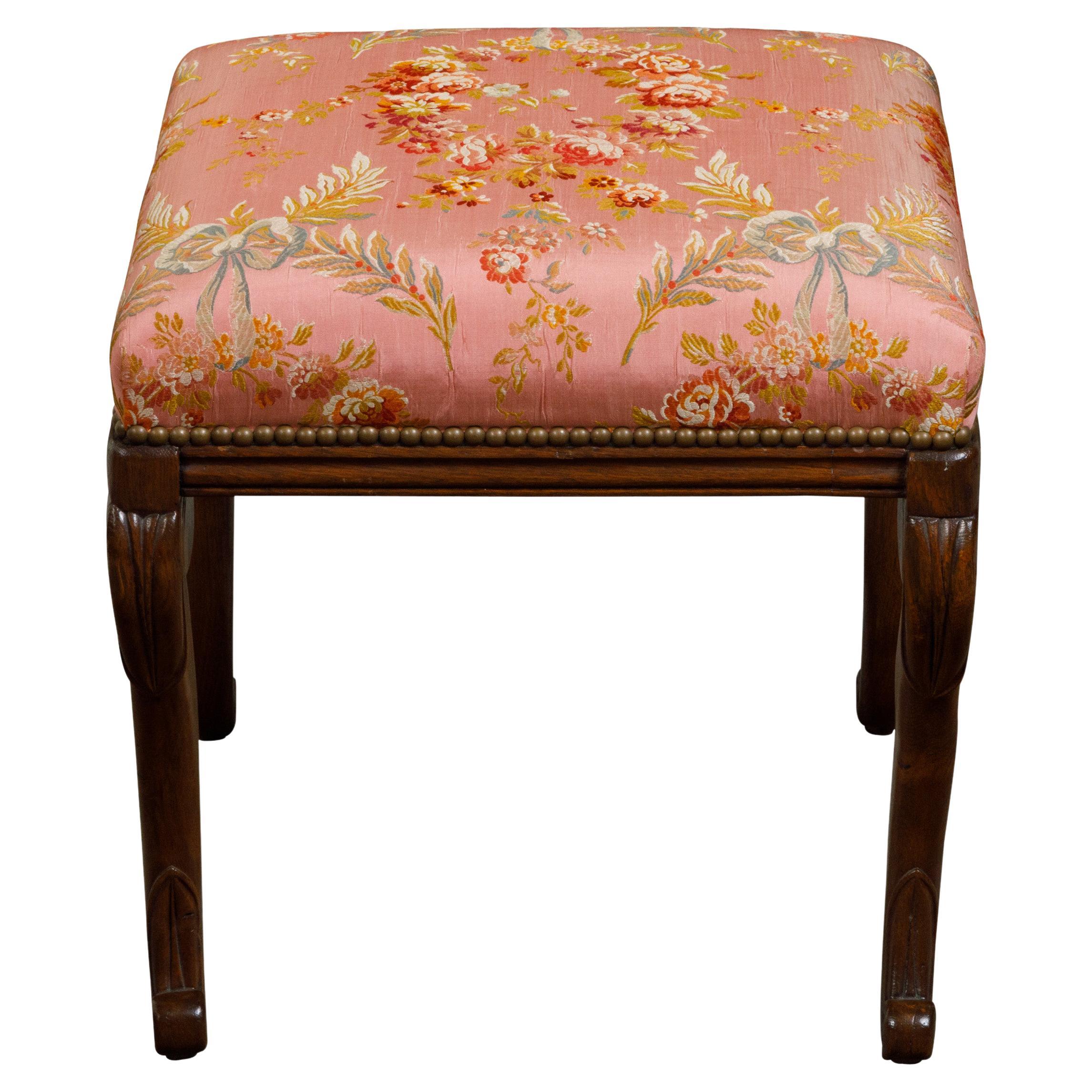 English 1820s Mahogany Stool with Floral Themed Upholstery and Cabriole Legs For Sale